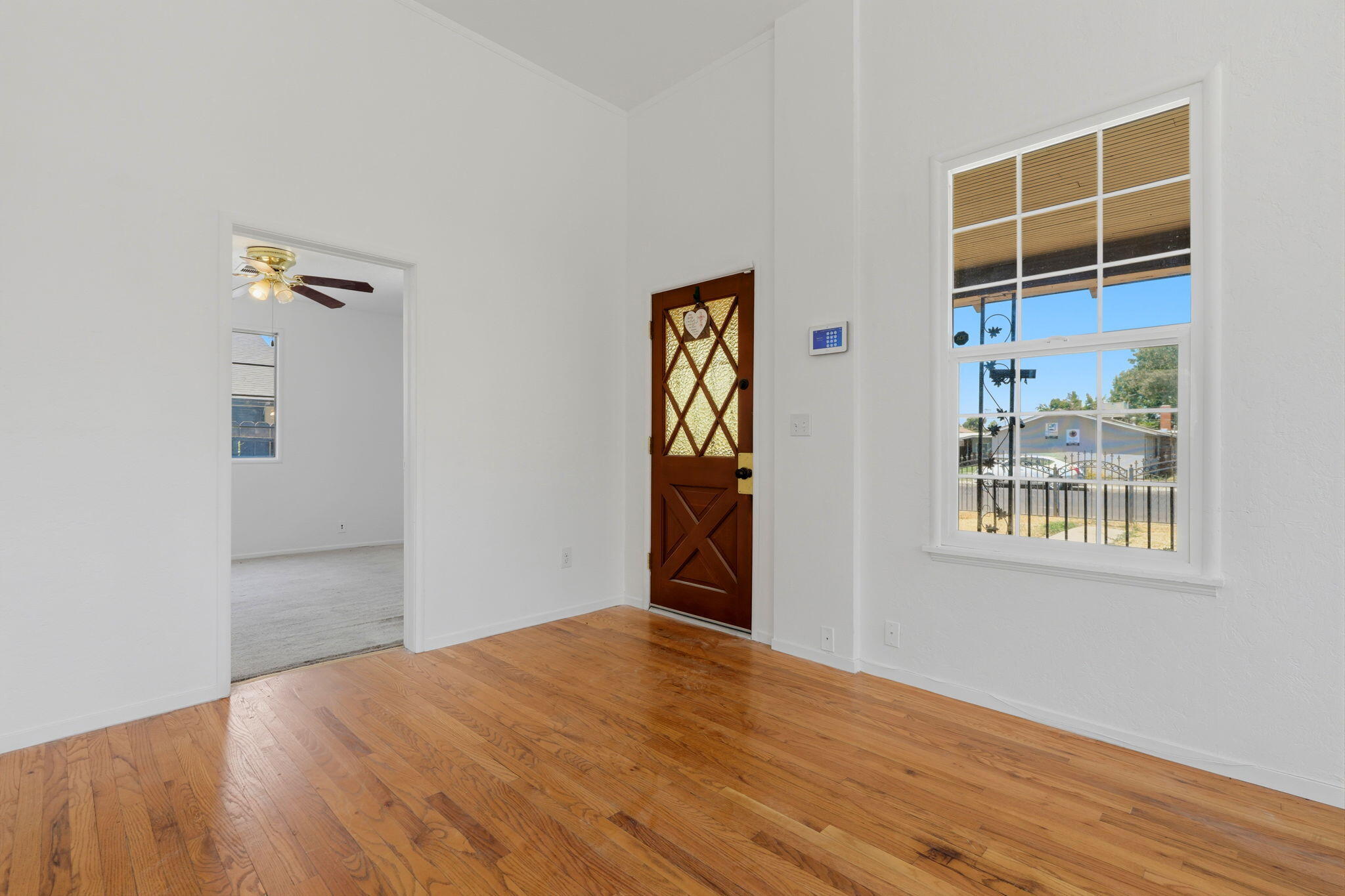 1009 W Grove Ave, Visalia, CA 93291