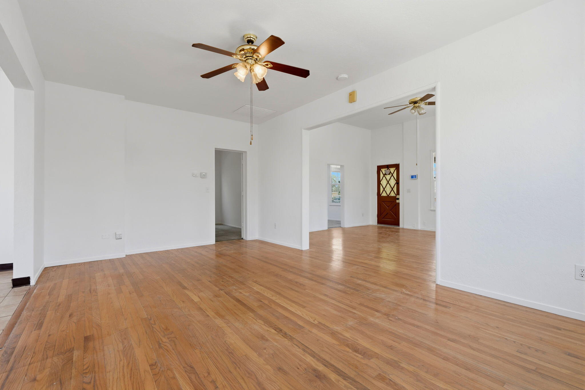 1009 W Grove Ave, Visalia, CA 93291