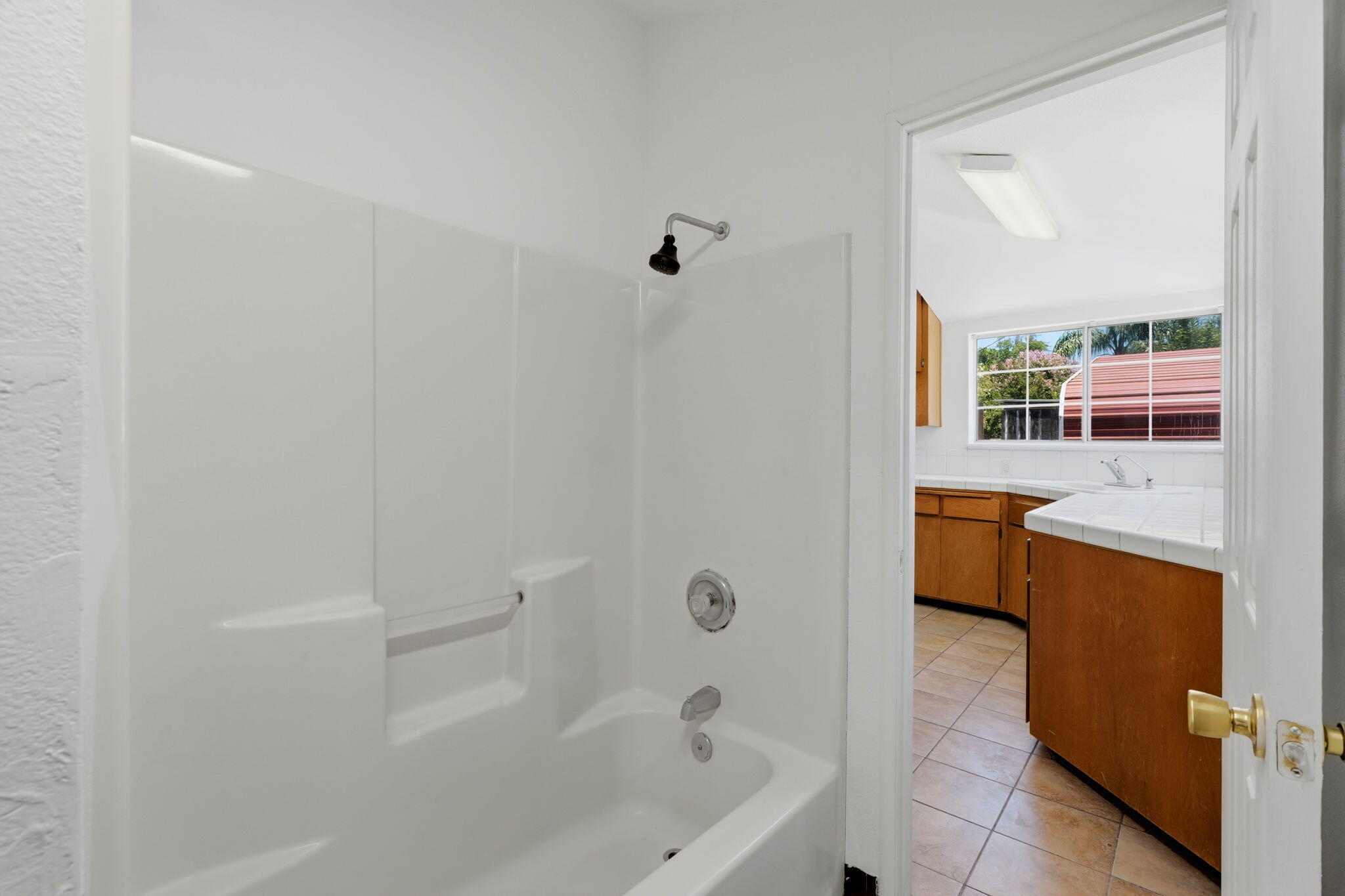 1009 W Grove Ave, Visalia, CA 93291
