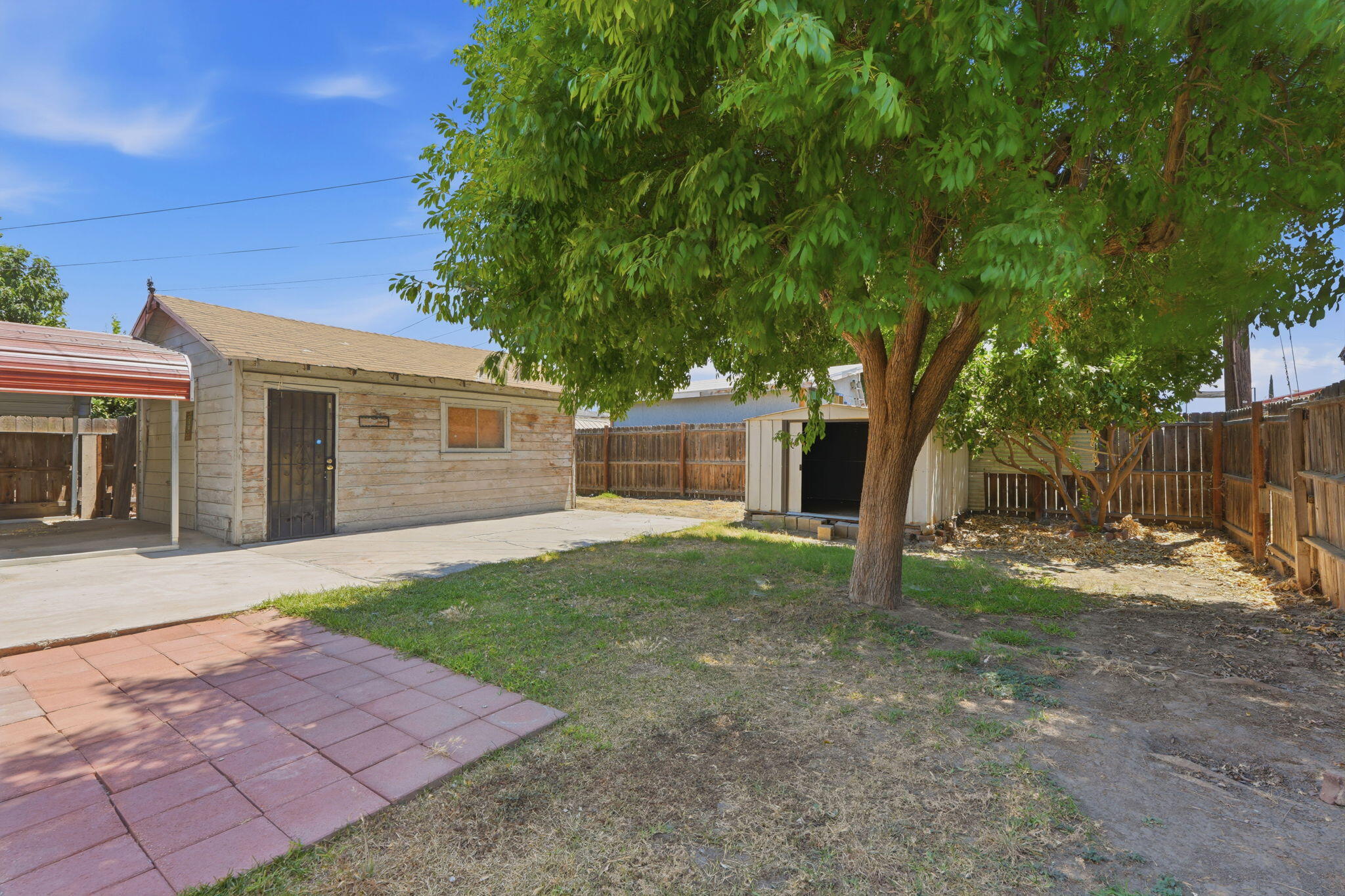 1009 W Grove Ave, Visalia, CA 93291