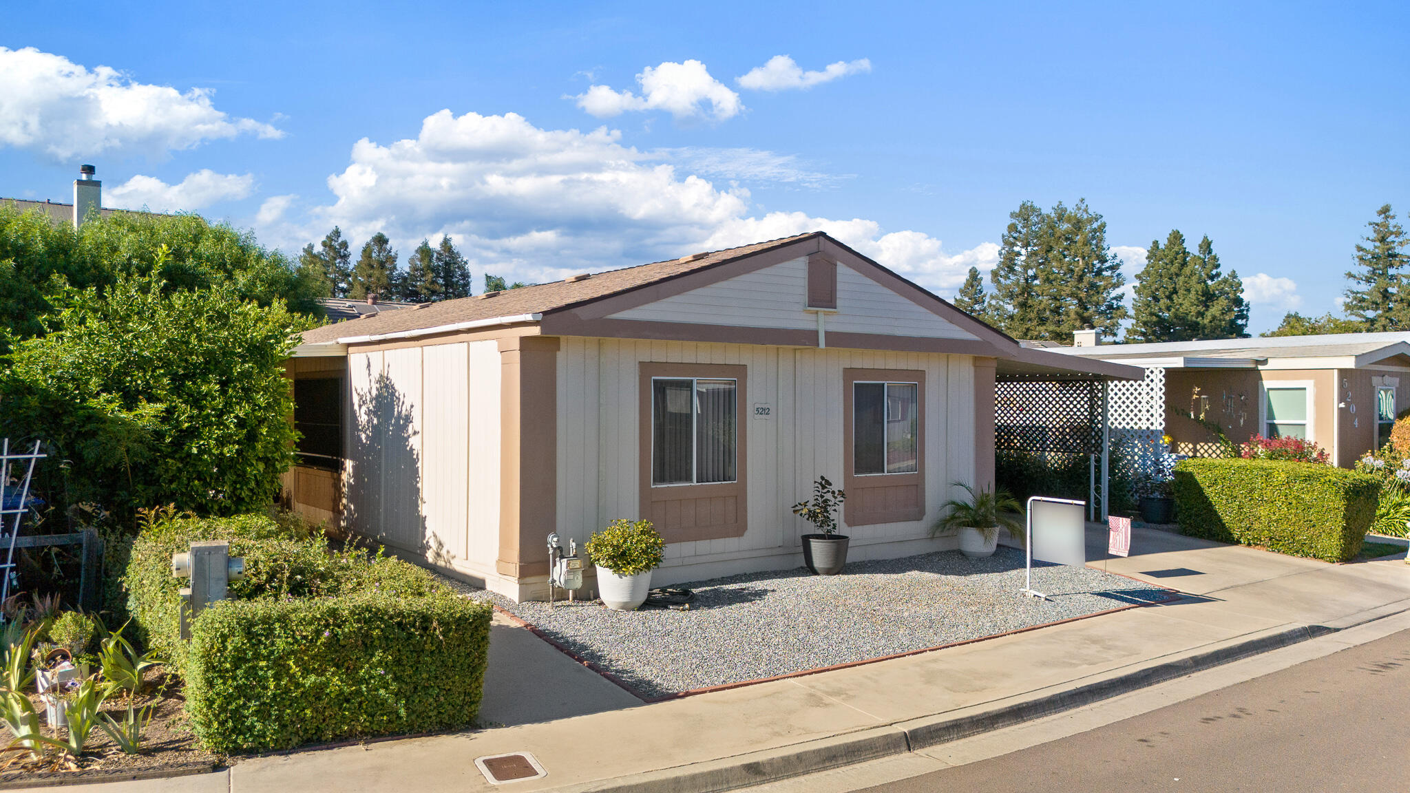 5212 W La Vida Ave ##9, Visalia, CA 93277