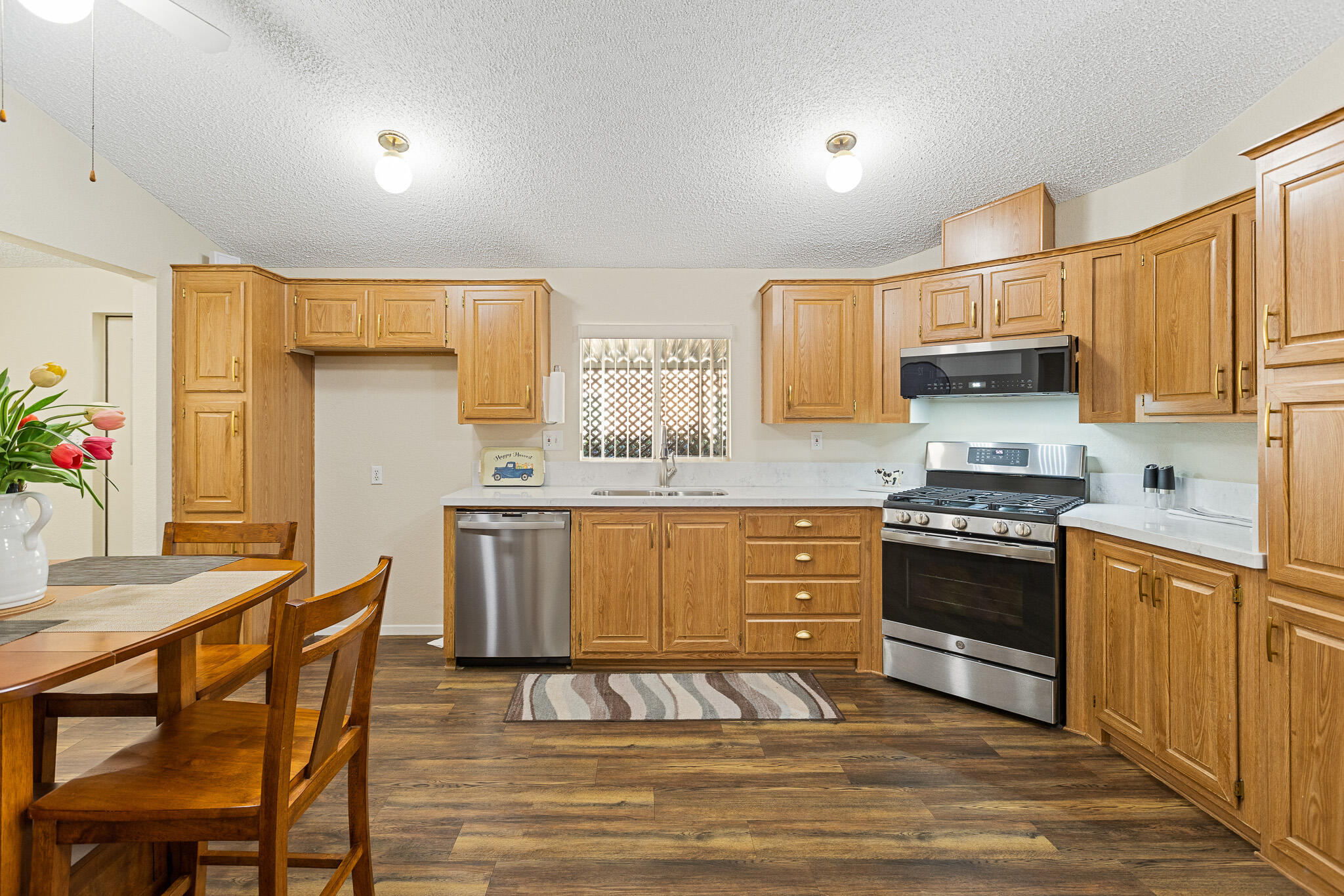 5212 W La Vida Ave ##9, Visalia, CA 93277