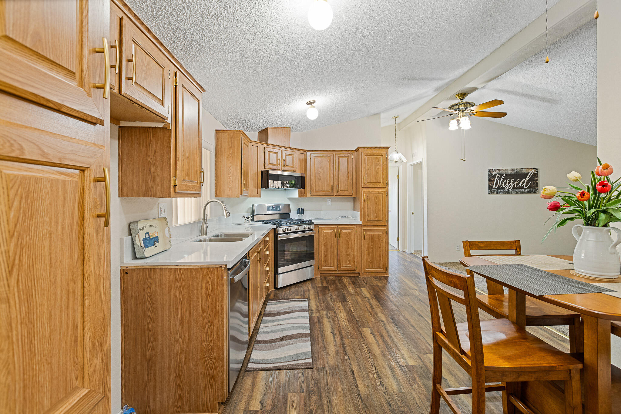 5212 W La Vida Ave ##9, Visalia, CA 93277