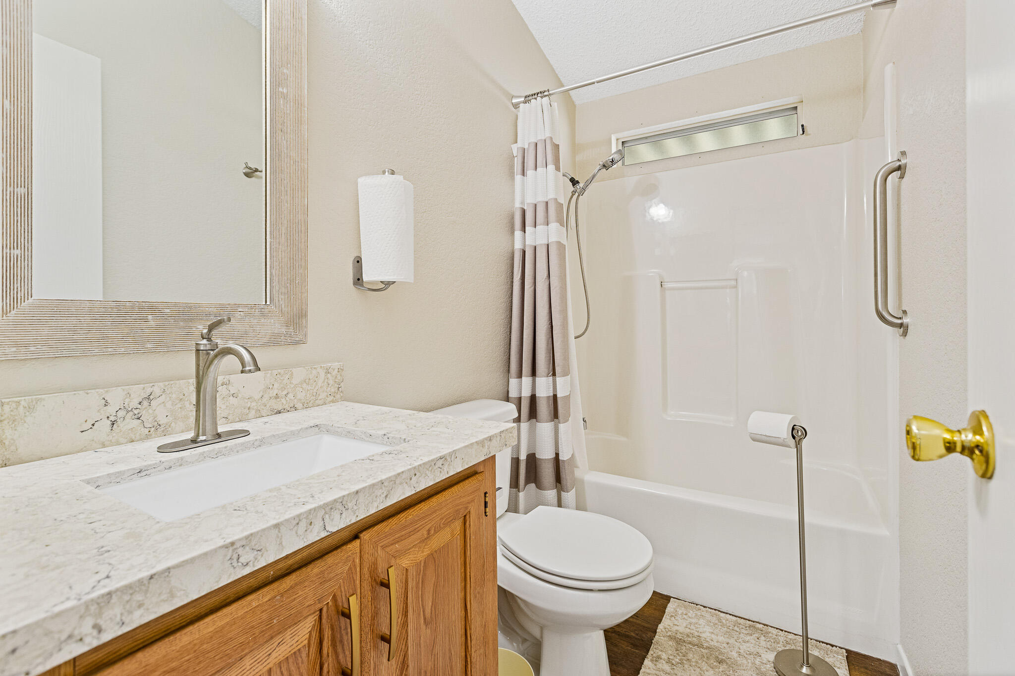 5212 W La Vida Ave ##9, Visalia, CA 93277