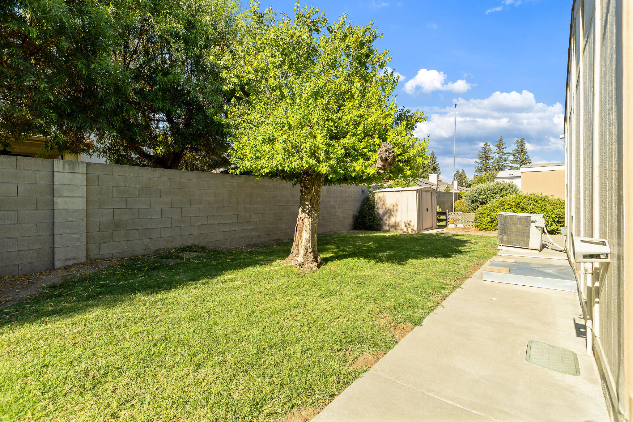 5212 W La Vida Ave ##9, Visalia, CA 93277