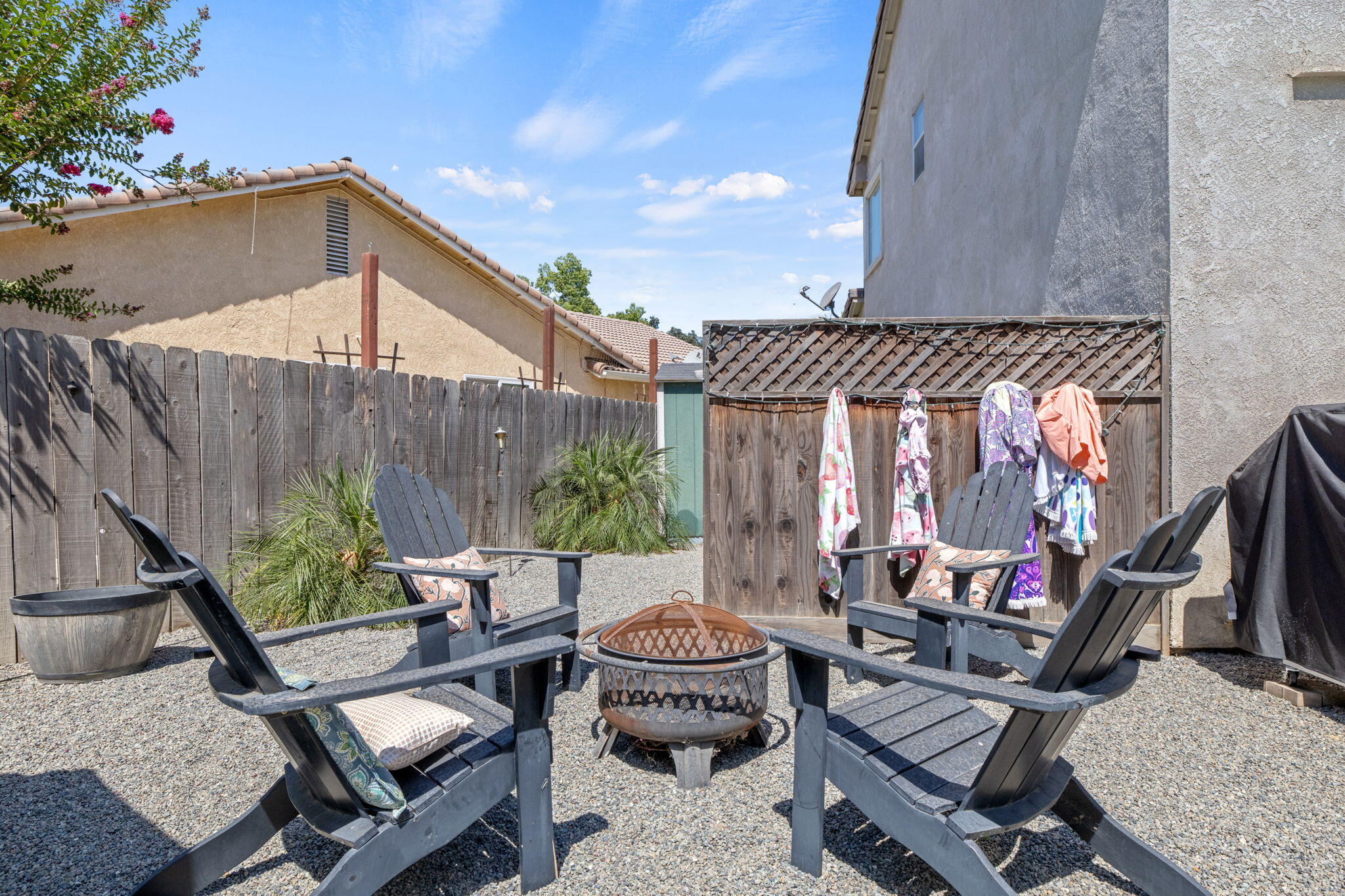 3136 S Peppertree Ct, Visalia, CA 93277