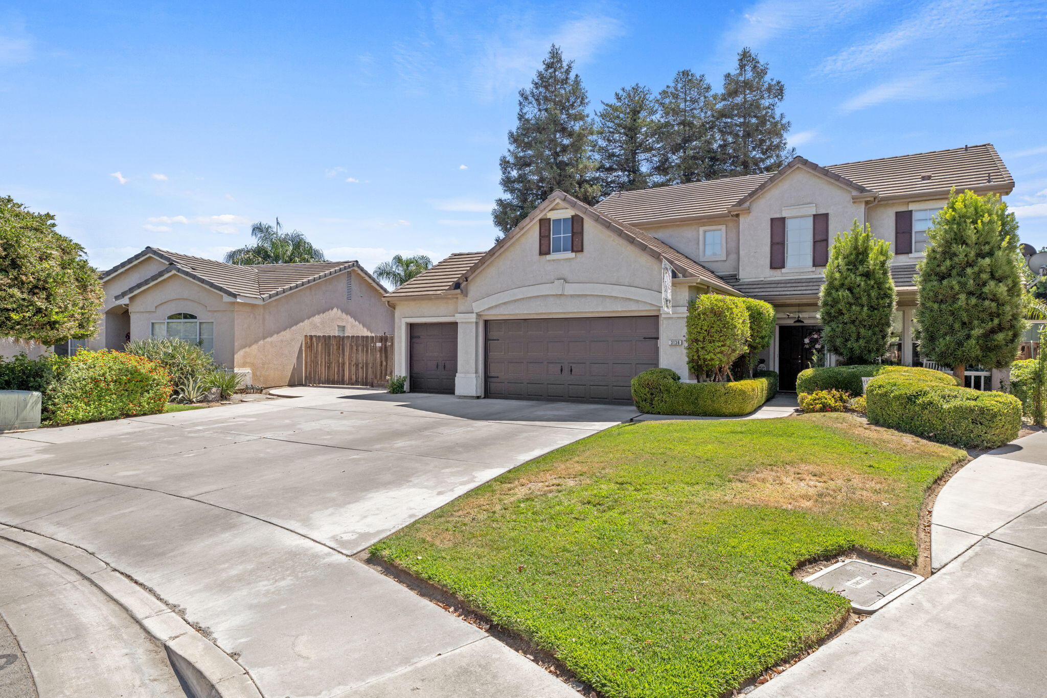 3136 S Peppertree Ct, Visalia, CA 93277