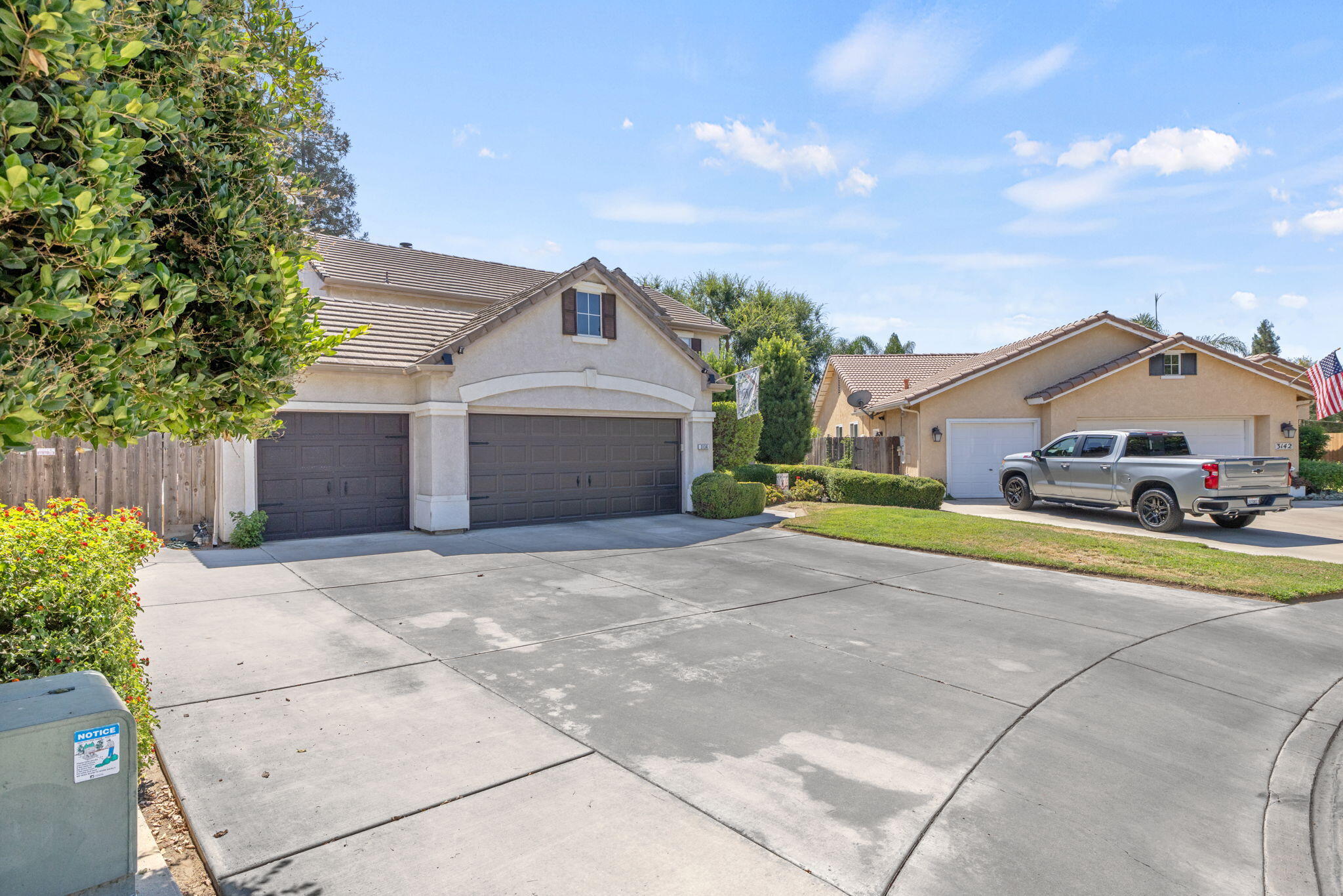 3136 S Peppertree Ct, Visalia, CA 93277