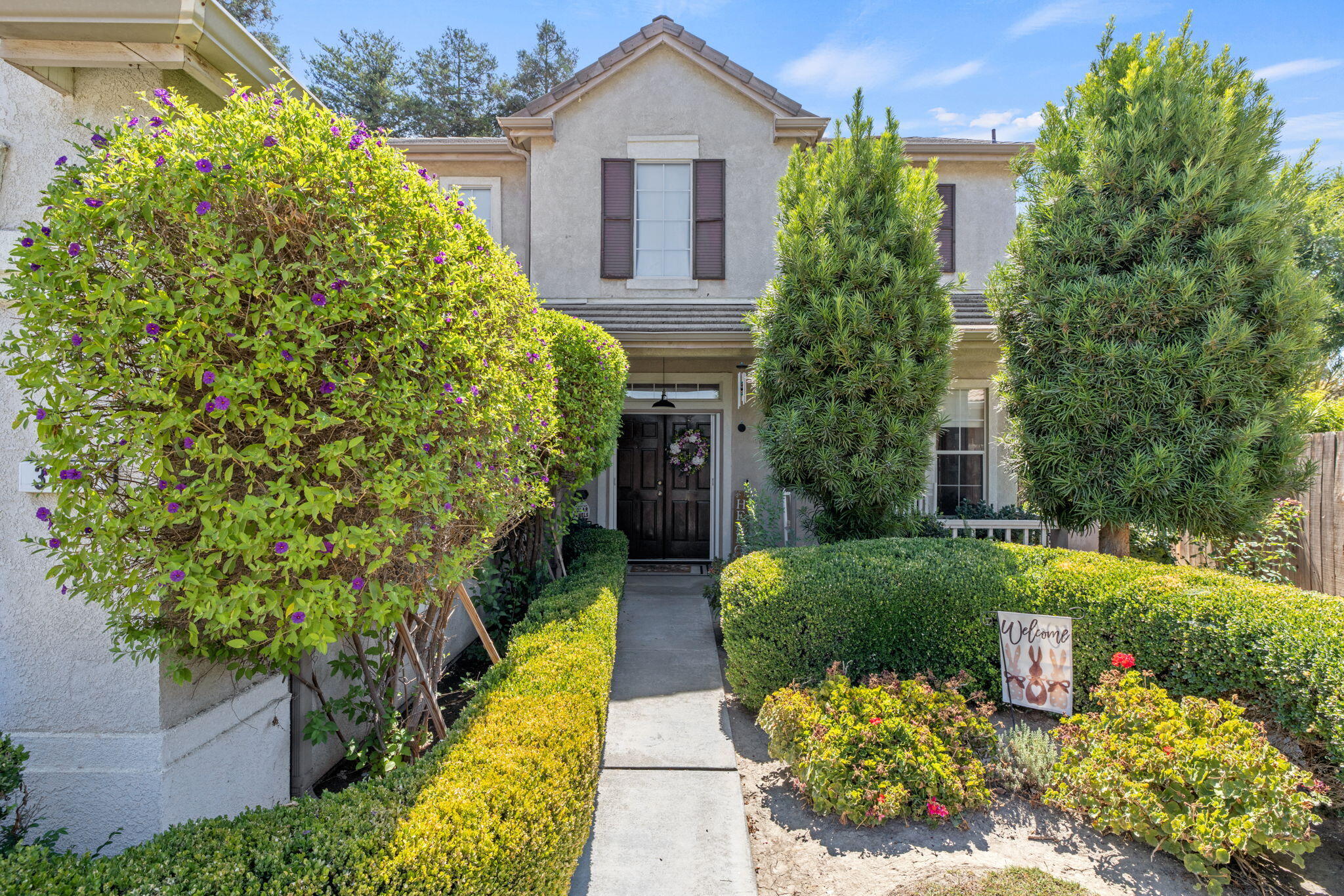 3136 S Peppertree Ct, Visalia, CA 93277
