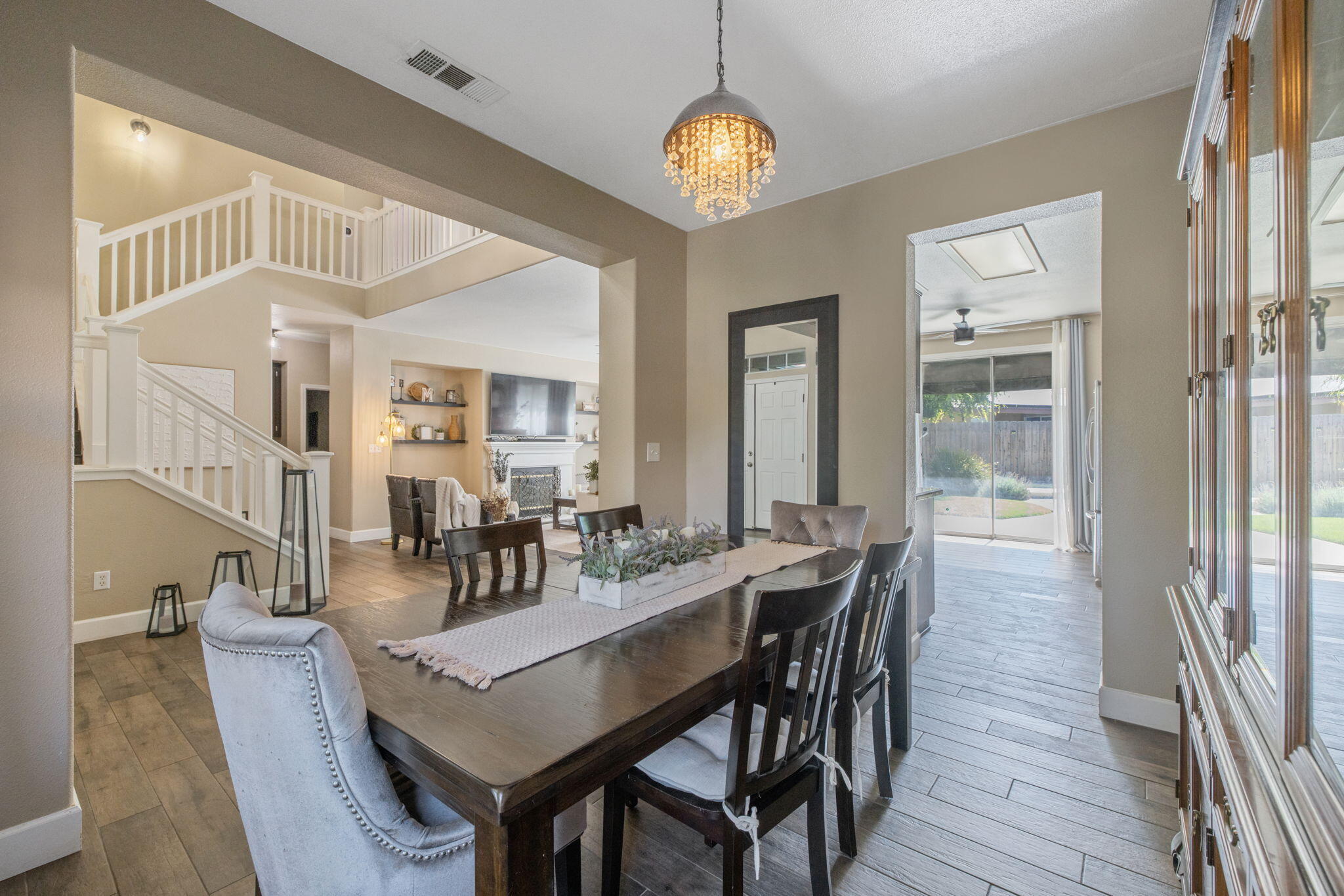 3136 S Peppertree Ct, Visalia, CA 93277