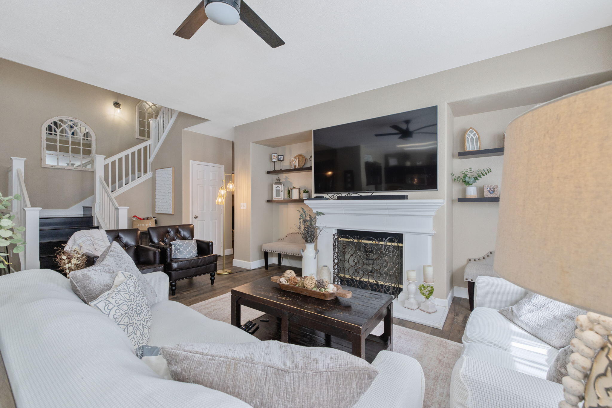 3136 S Peppertree Ct, Visalia, CA 93277