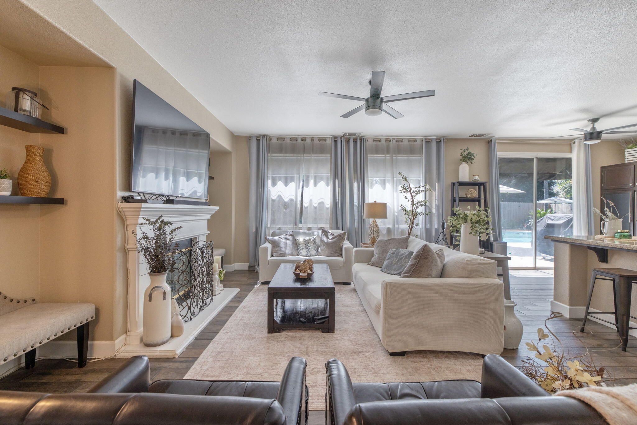 3136 S Peppertree Ct, Visalia, CA 93277