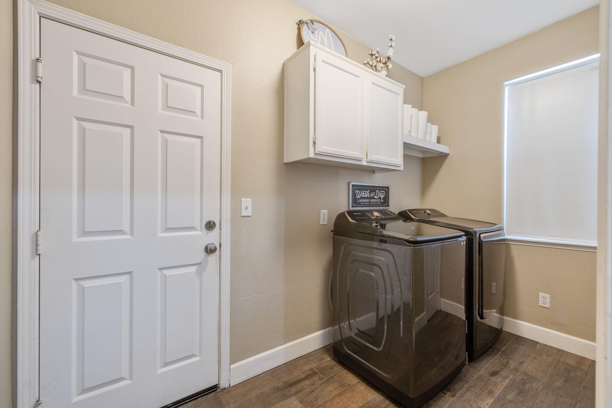 3136 S Peppertree Ct, Visalia, CA 93277