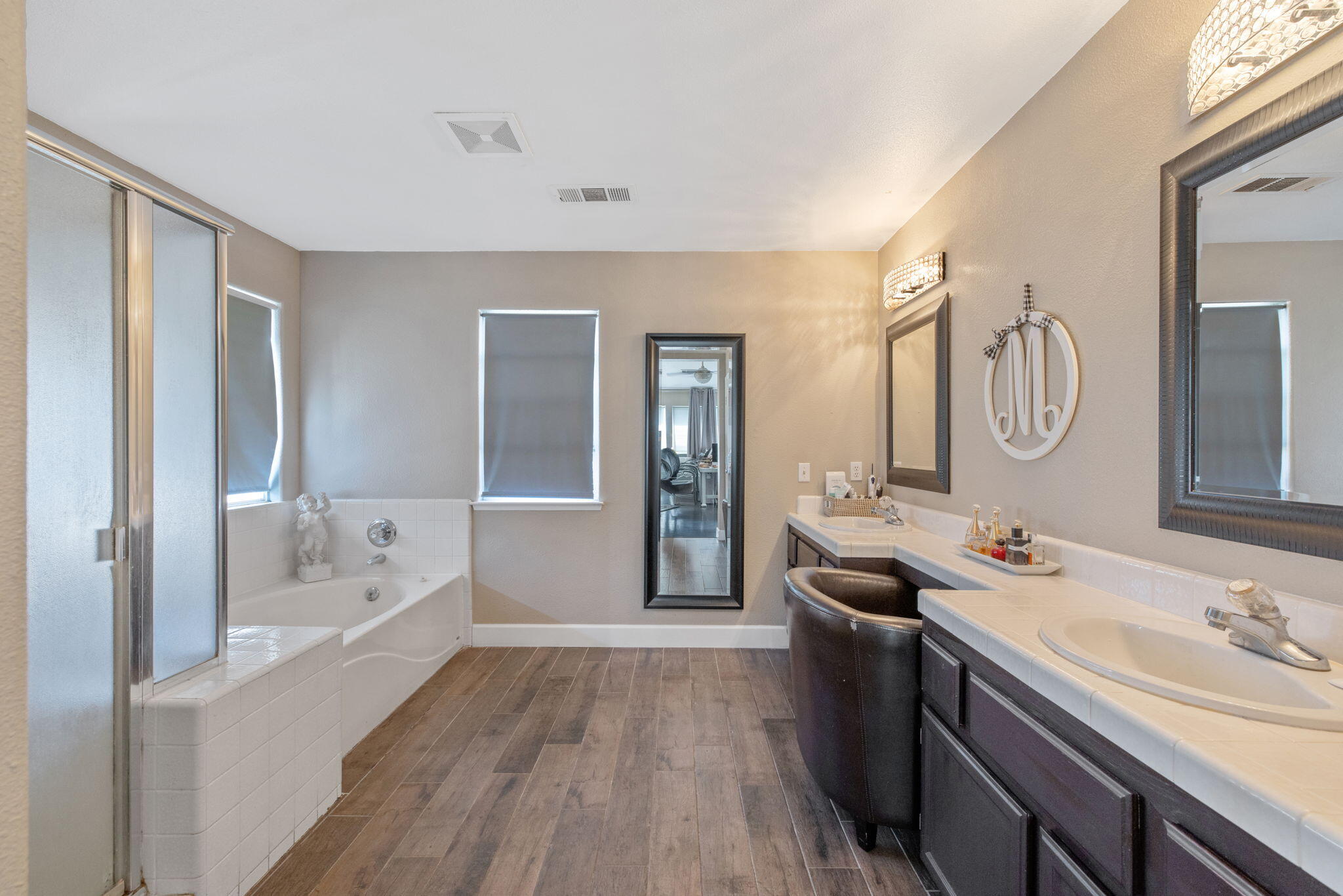 3136 S Peppertree Ct, Visalia, CA 93277