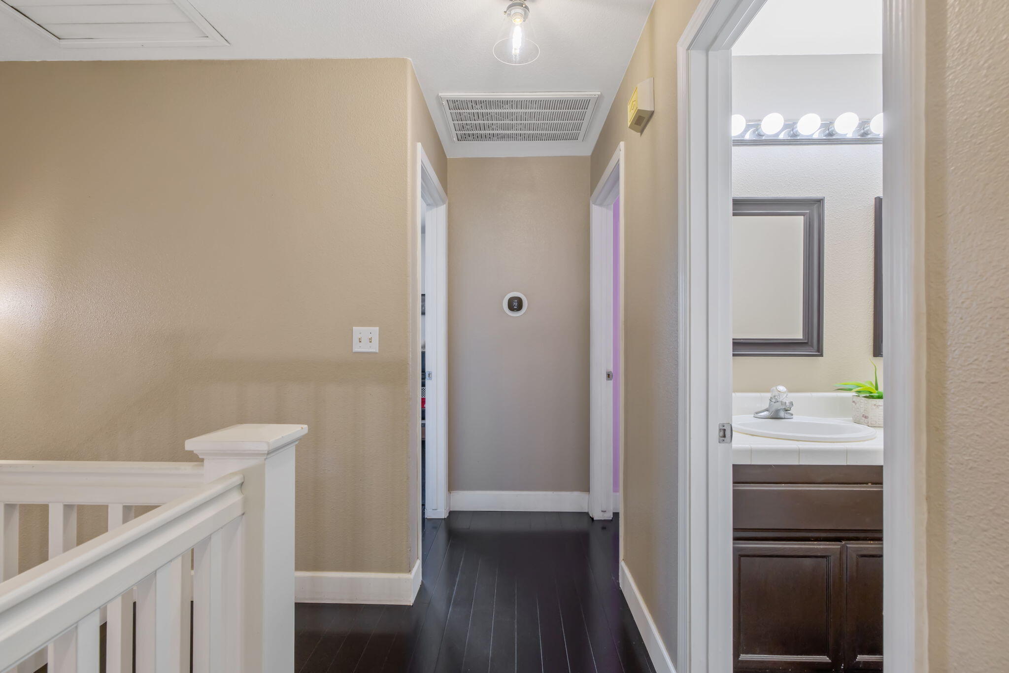 3136 S Peppertree Ct, Visalia, CA 93277