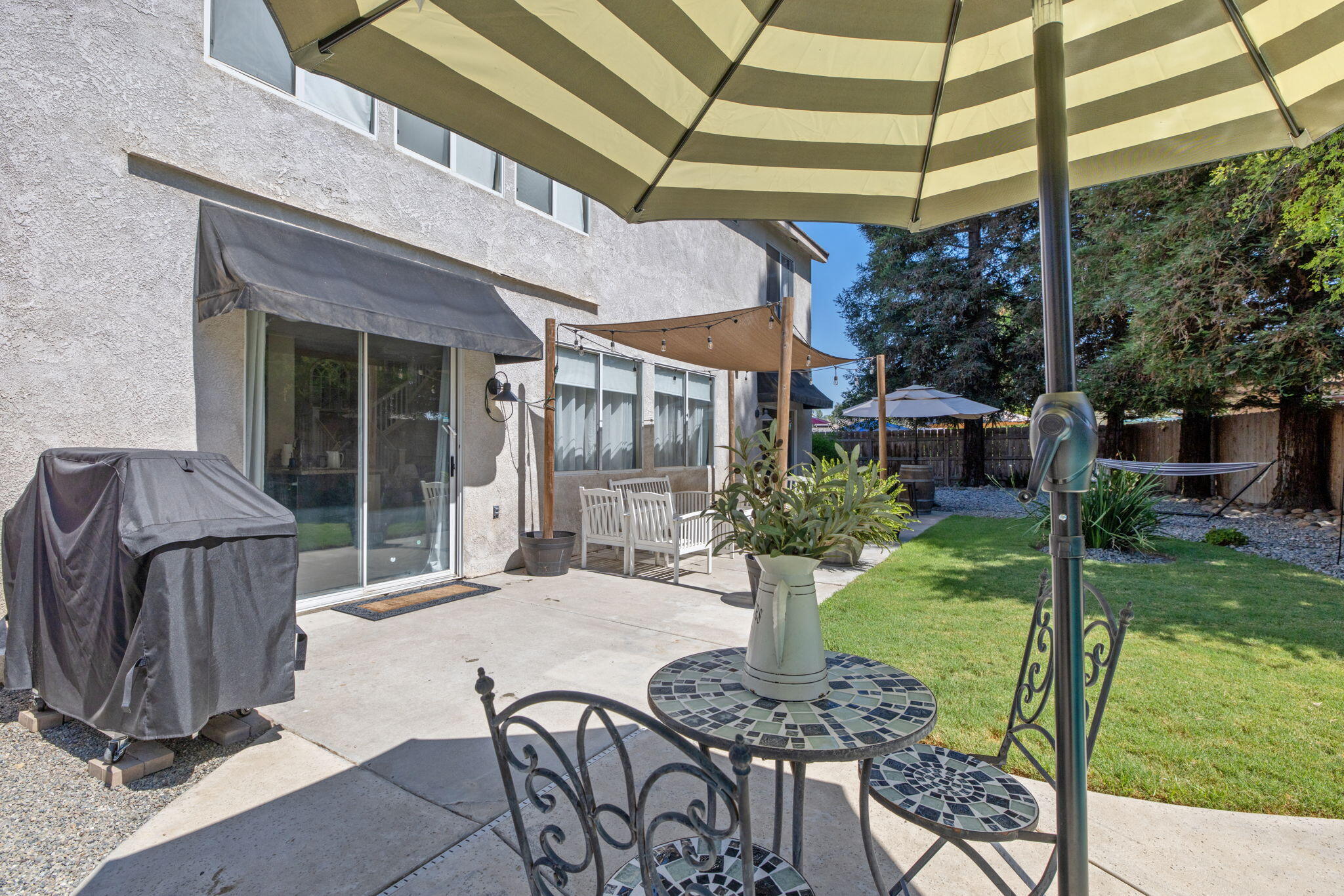 3136 S Peppertree Ct, Visalia, CA 93277