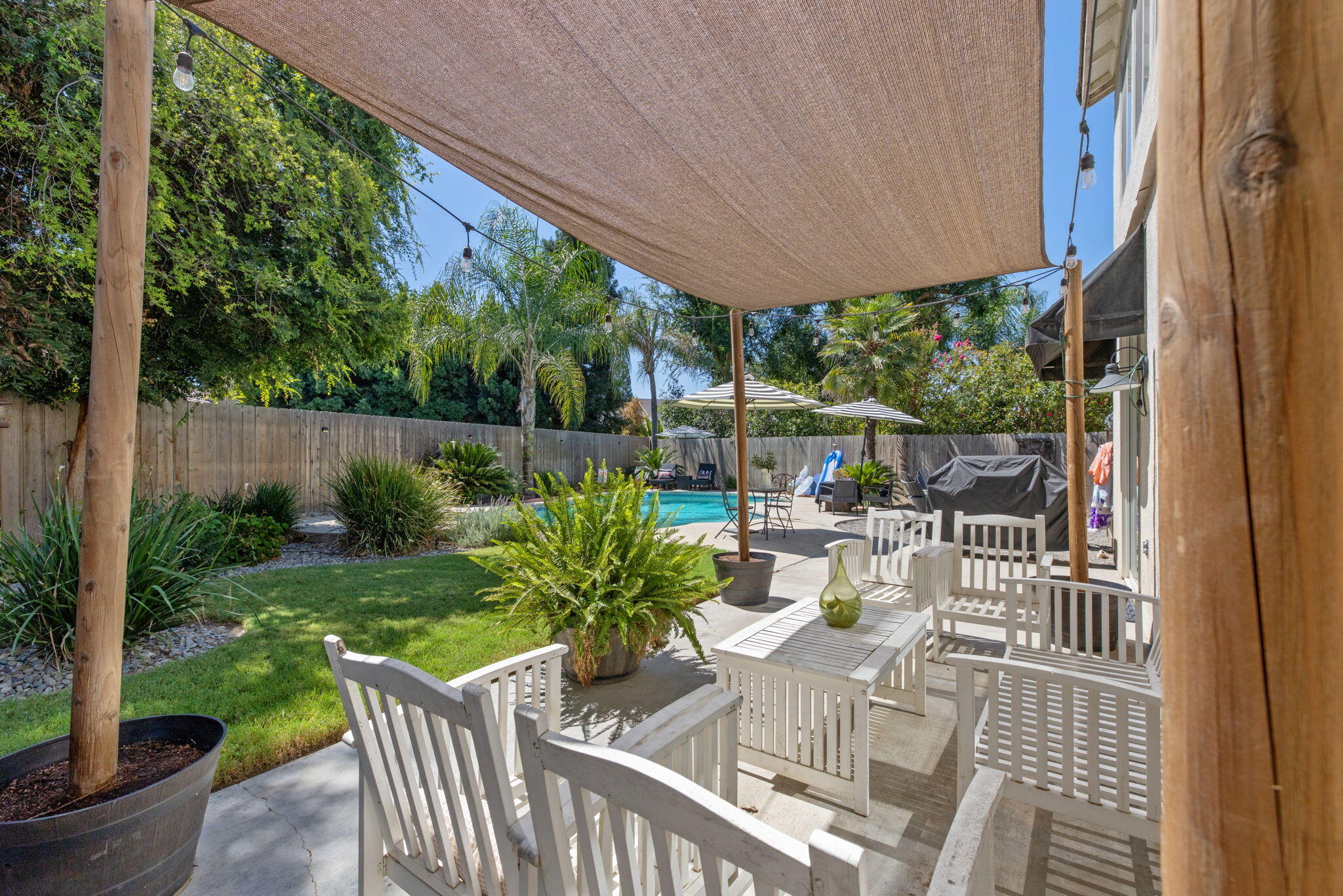 3136 S Peppertree Ct, Visalia, CA 93277