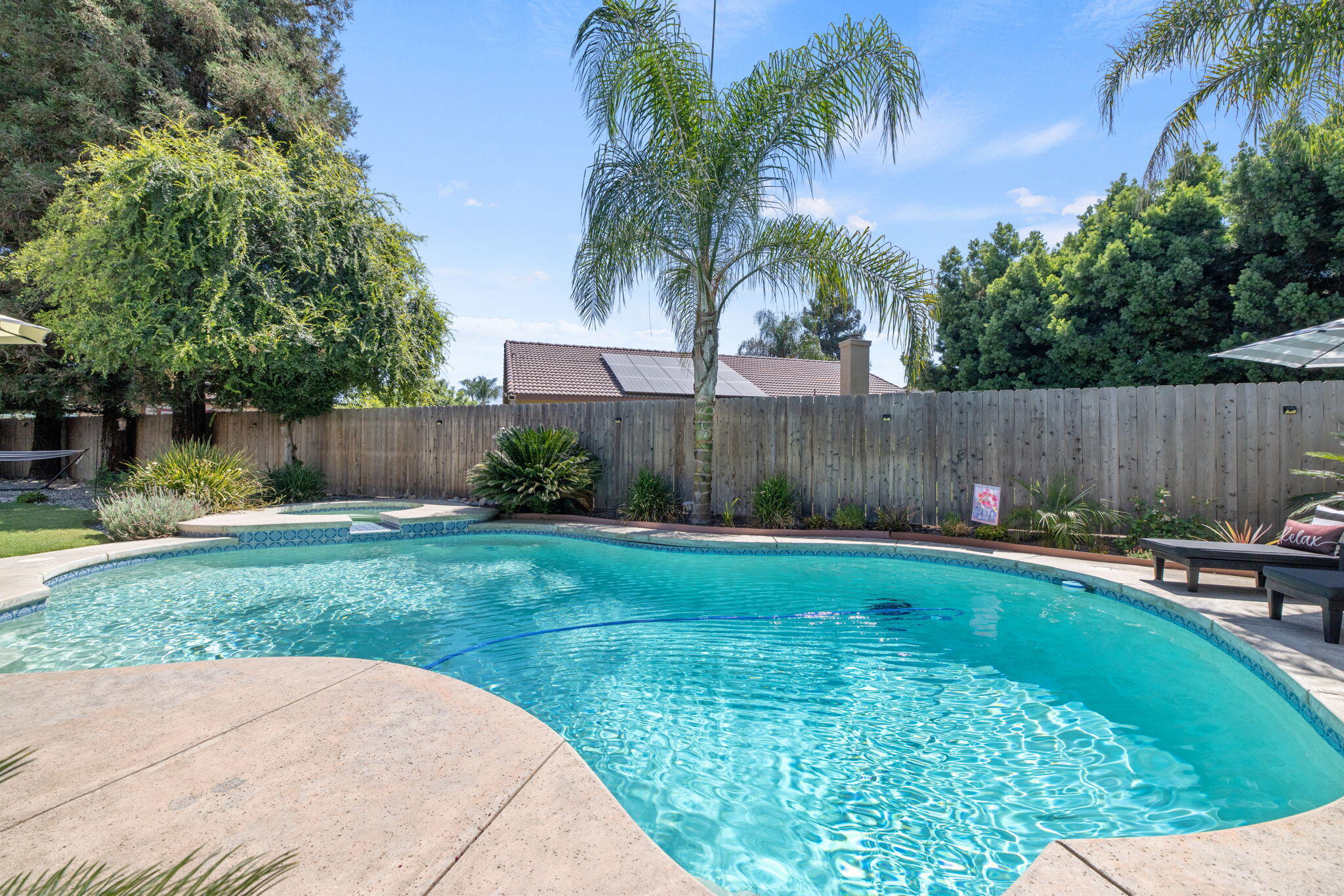3136 S Peppertree Ct, Visalia, CA 93277