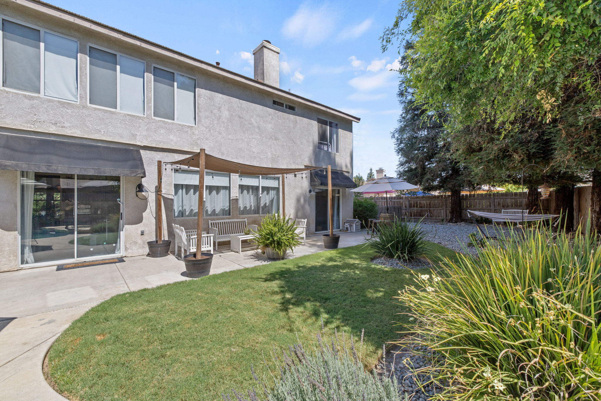 3136 S Peppertree Ct, Visalia, CA 93277