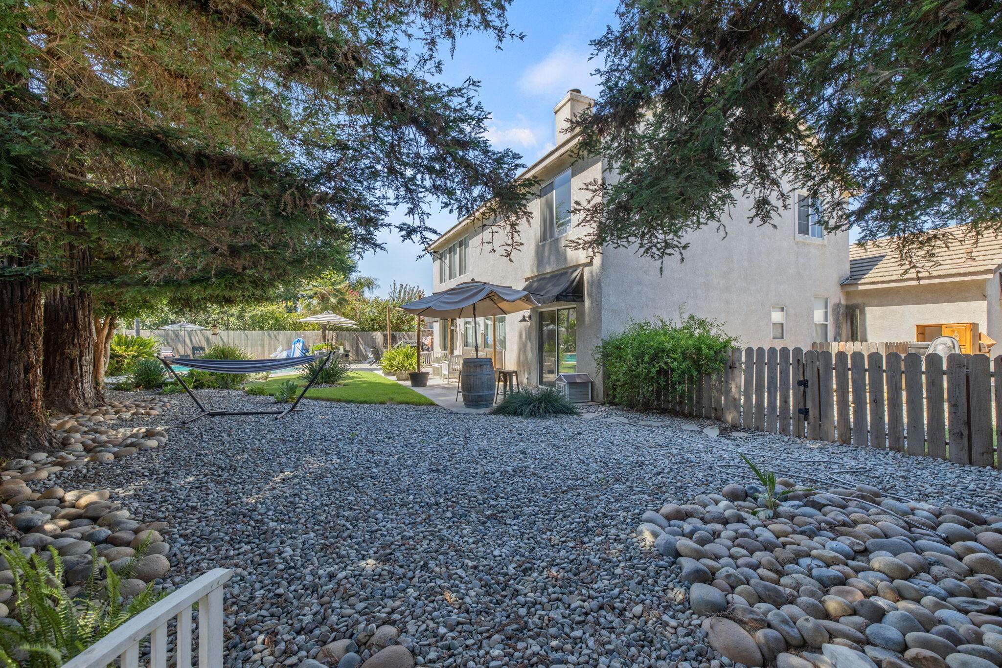 3136 S Peppertree Ct, Visalia, CA 93277