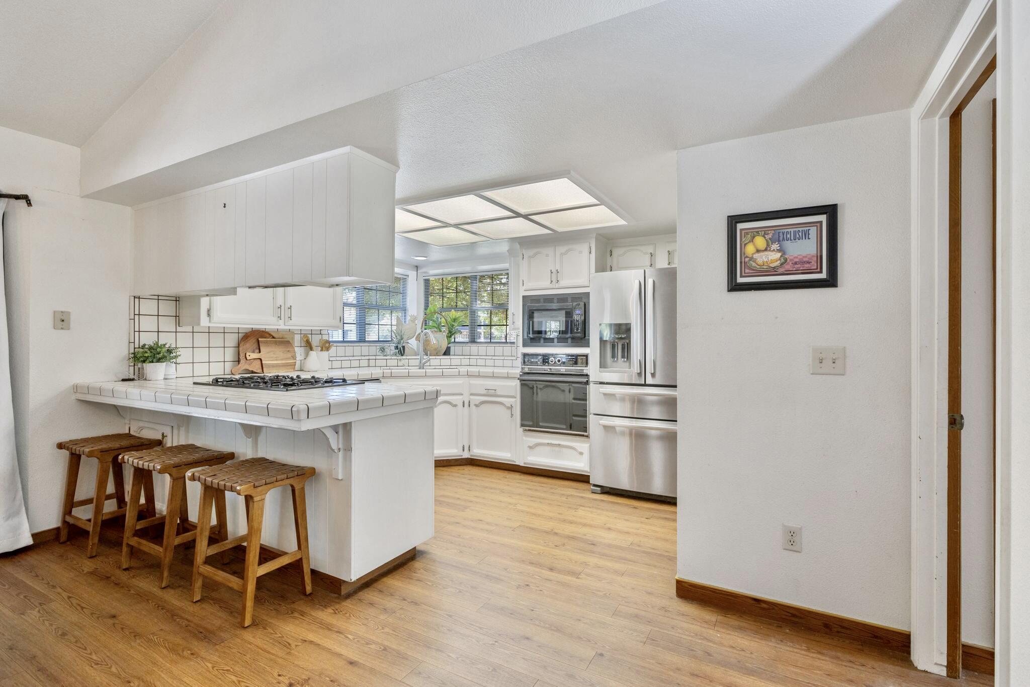 1920 E Paradise Ave, Visalia, CA 93292