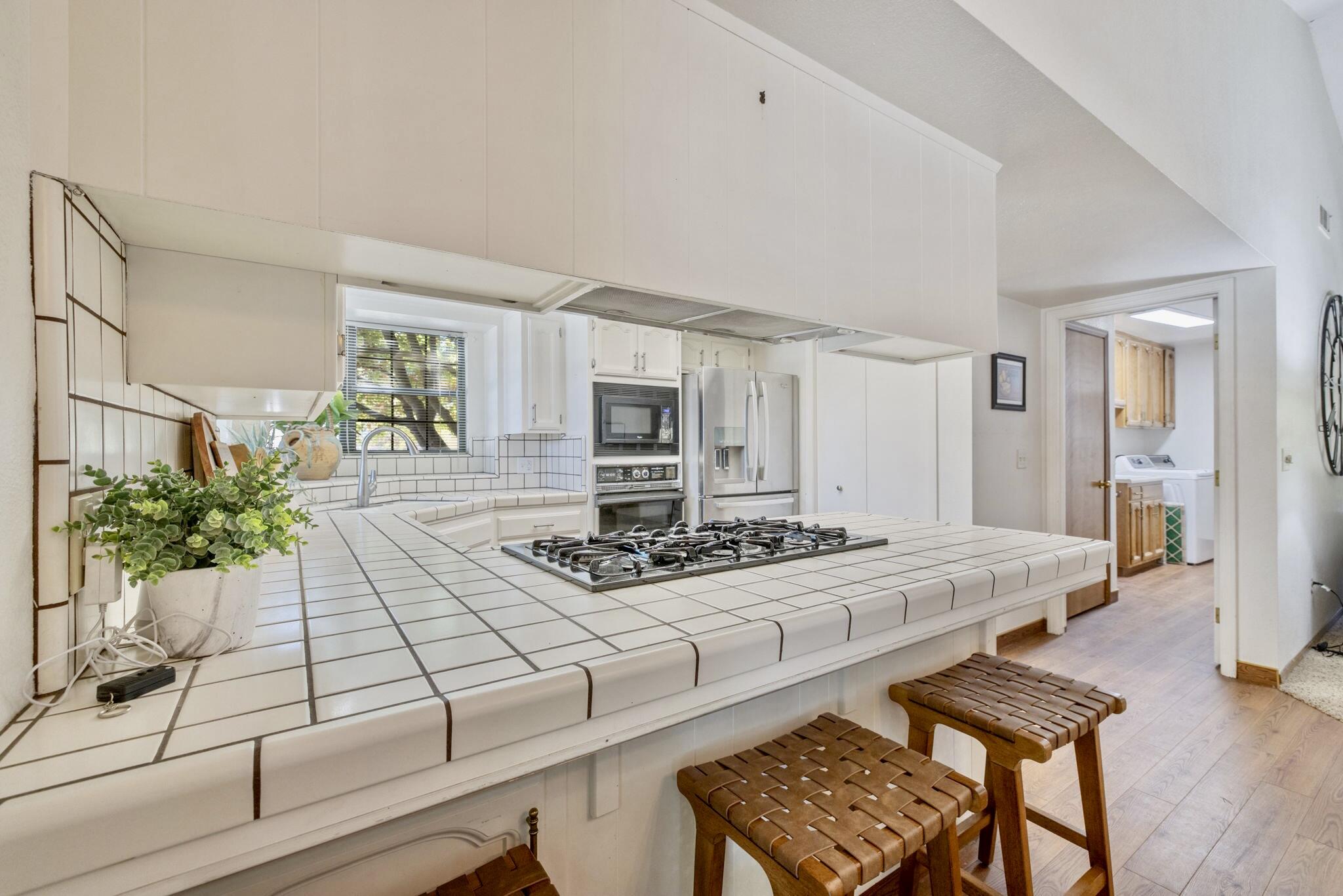 1920 E Paradise Ave, Visalia, CA 93292