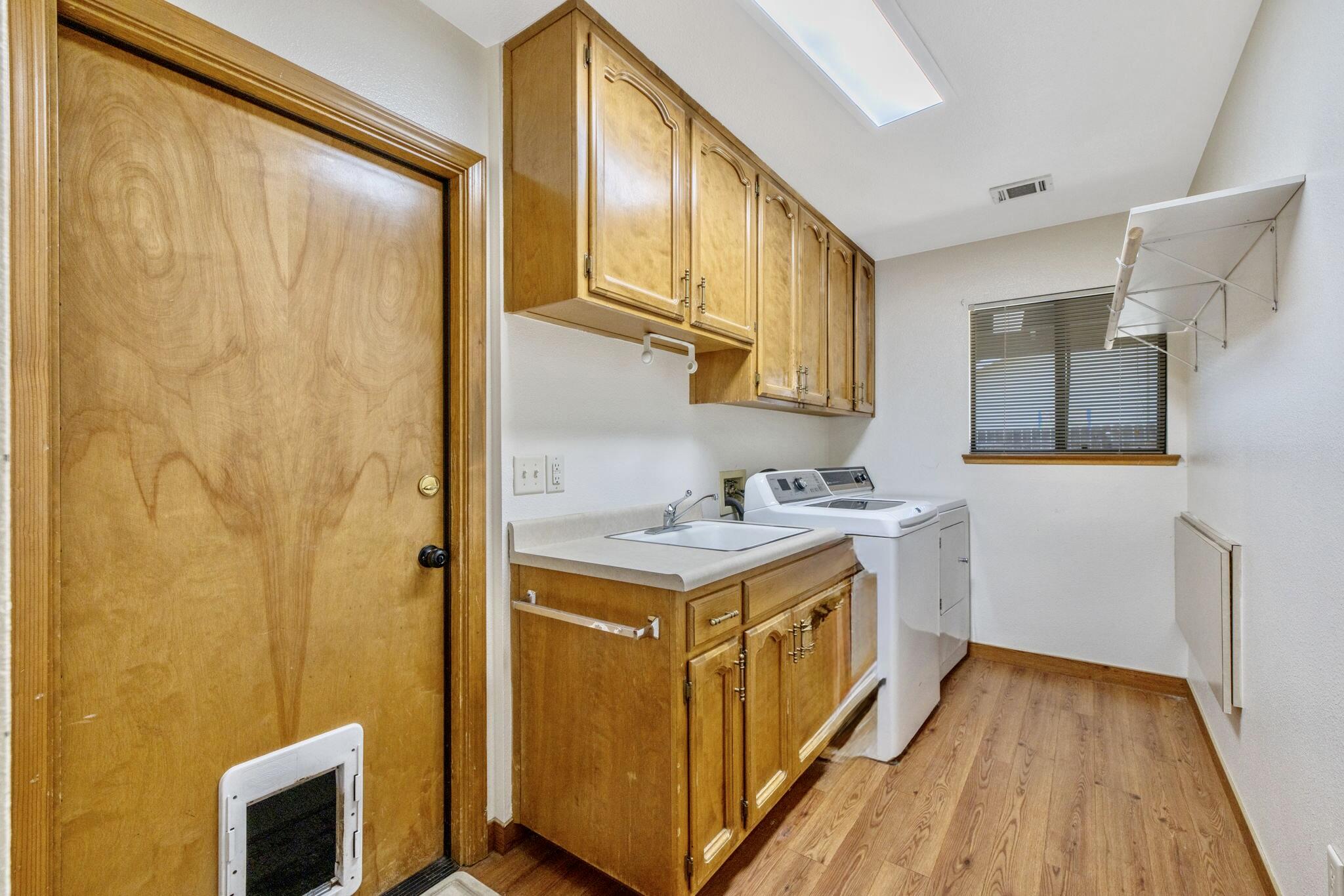 1920 E Paradise Ave, Visalia, CA 93292