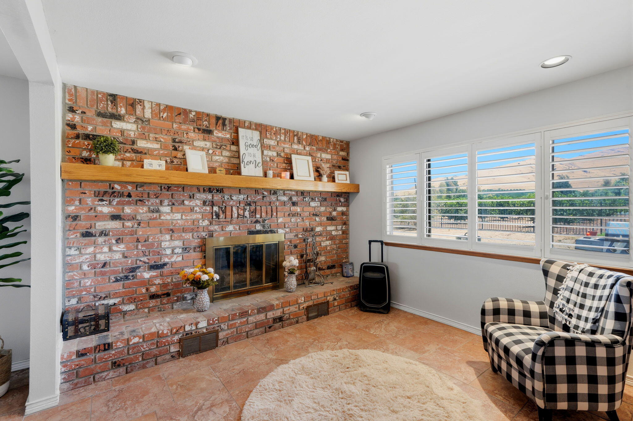27186 Ave 140, Porterville, CA 93257