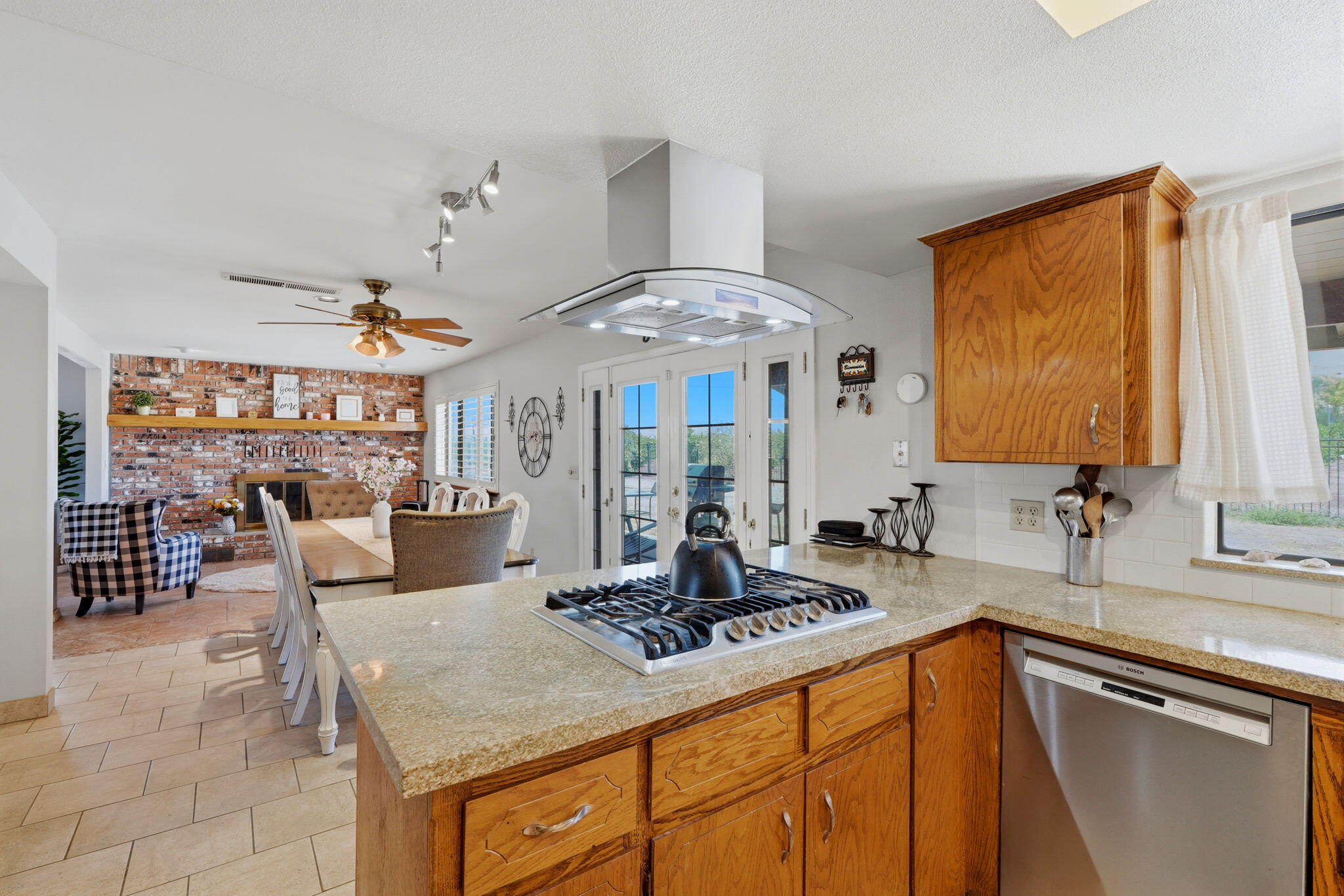 27186 Ave 140, Porterville, CA 93257
