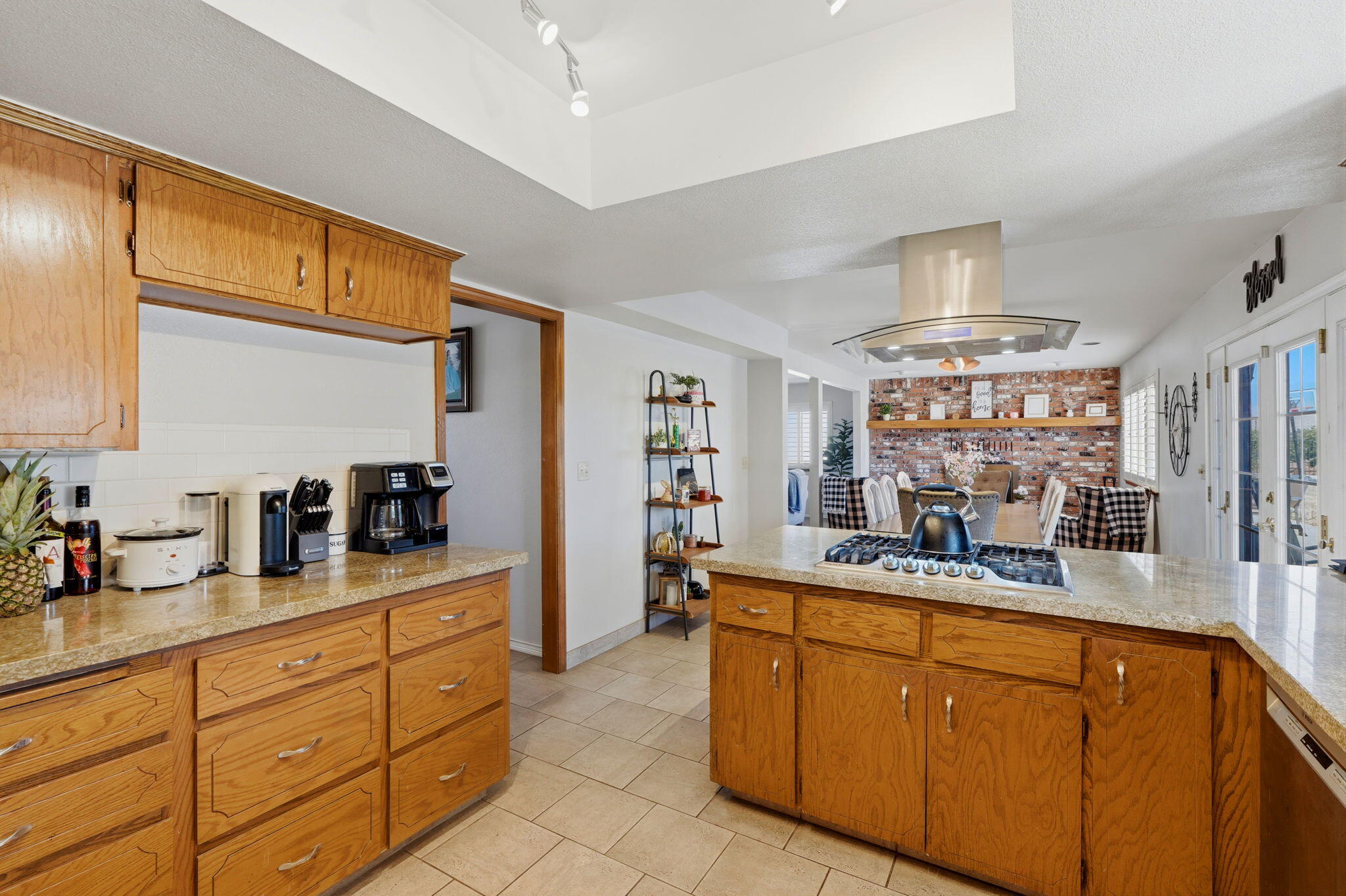 27186 Ave 140, Porterville, CA 93257