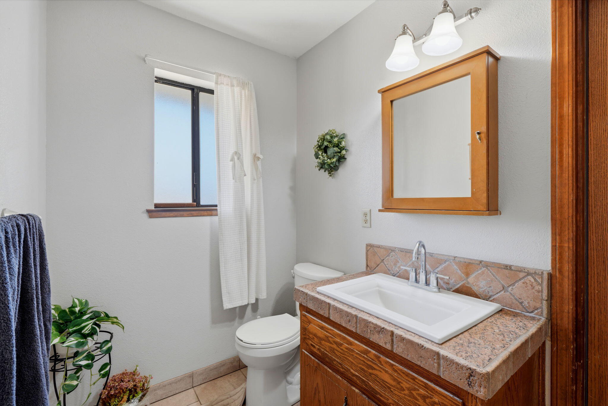 27186 Ave 140, Porterville, CA 93257