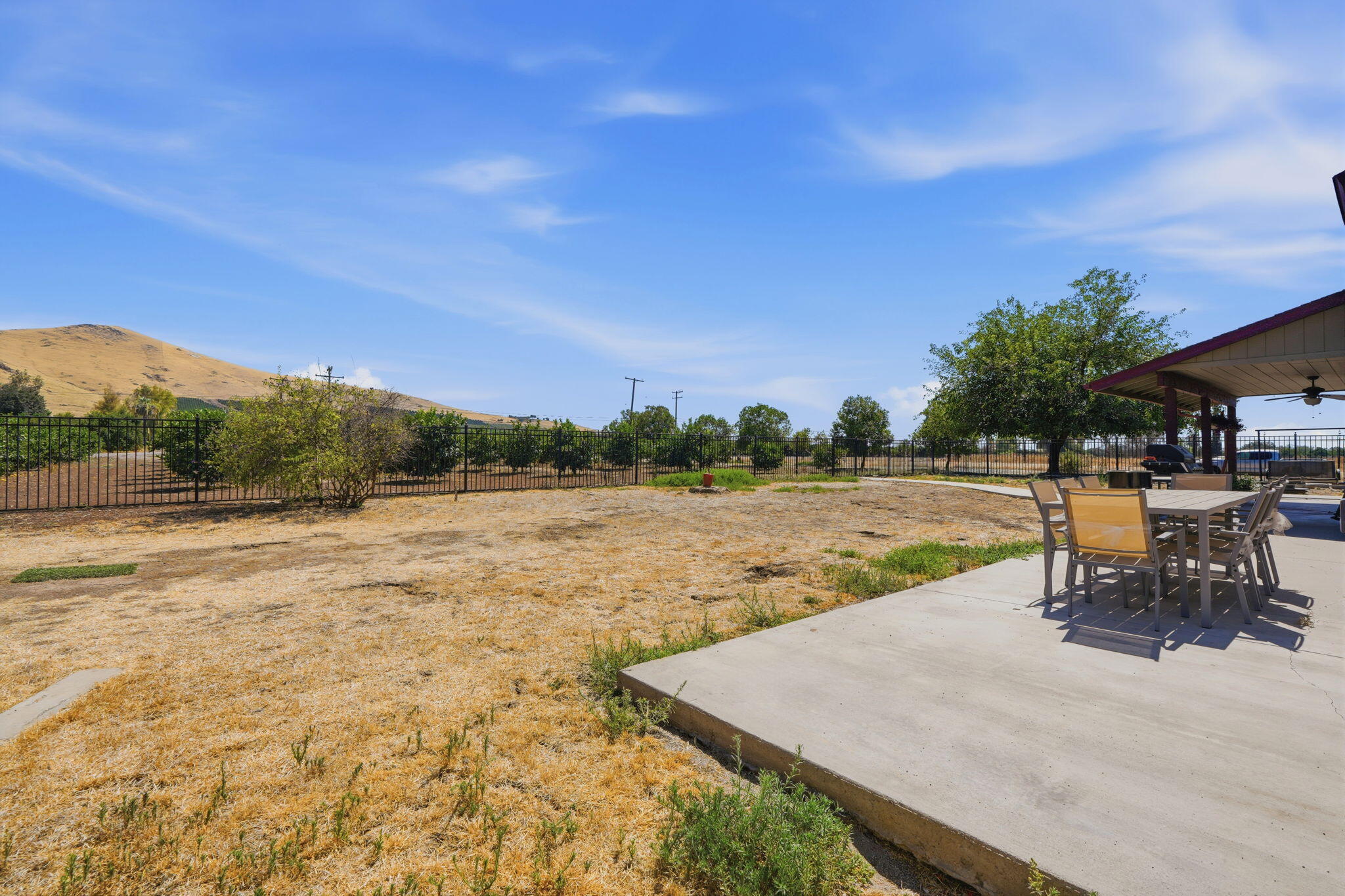 27186 Ave 140, Porterville, CA 93257