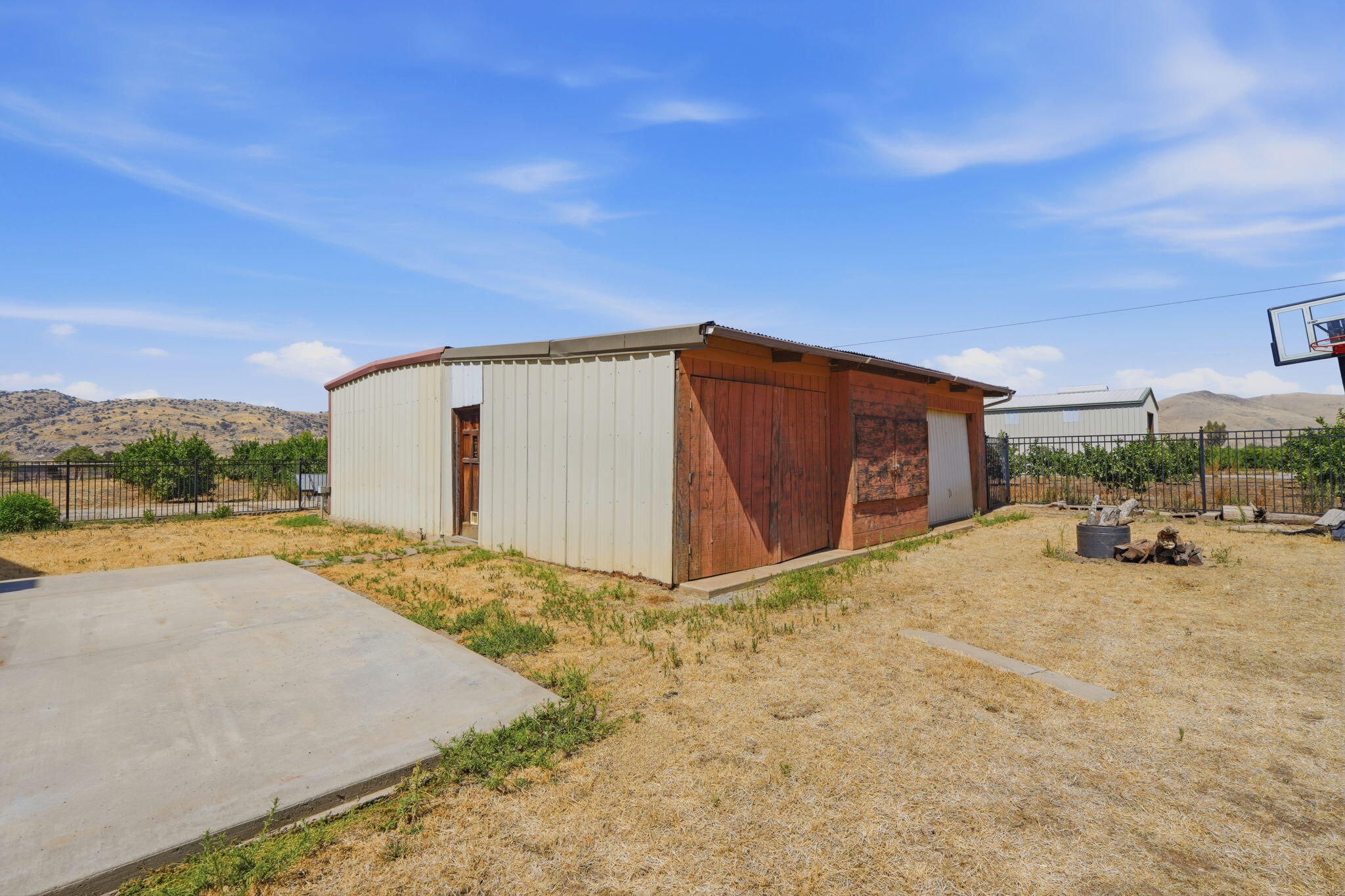 27186 Ave 140, Porterville, CA 93257