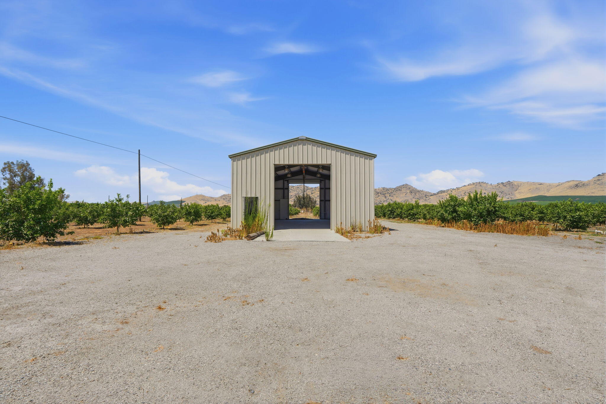 27186 Ave 140, Porterville, CA 93257
