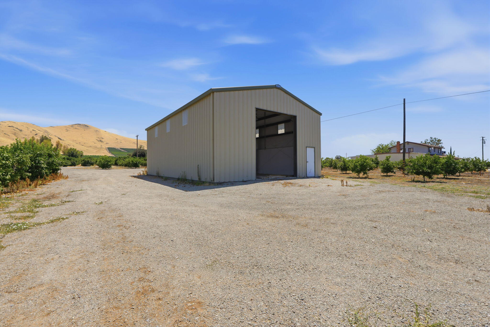 27186 Ave 140, Porterville, CA 93257
