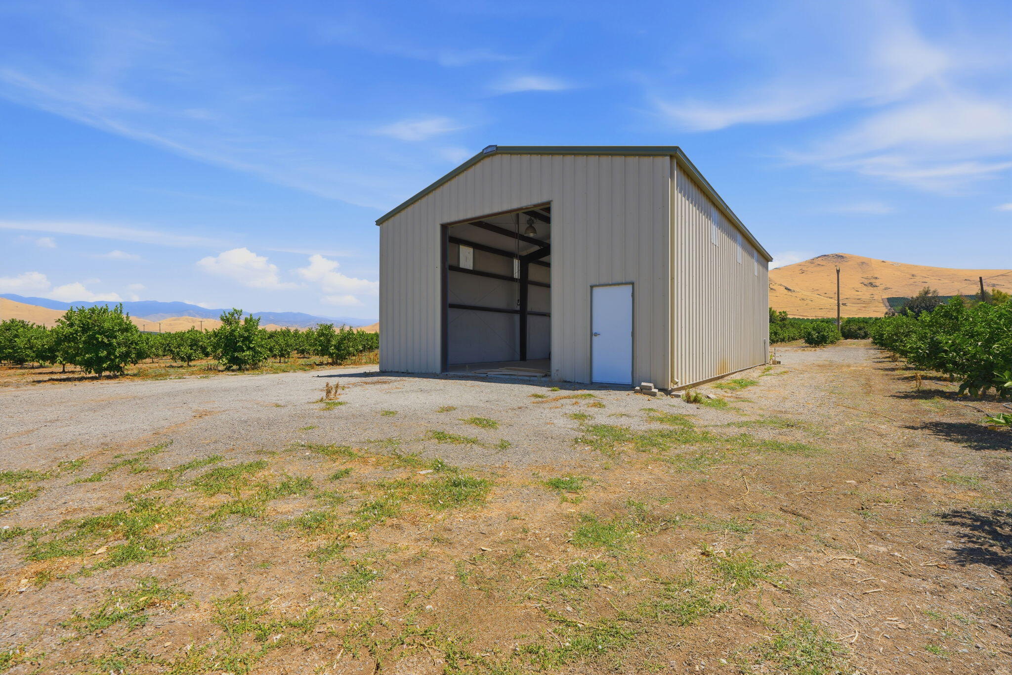 27186 Ave 140, Porterville, CA 93257