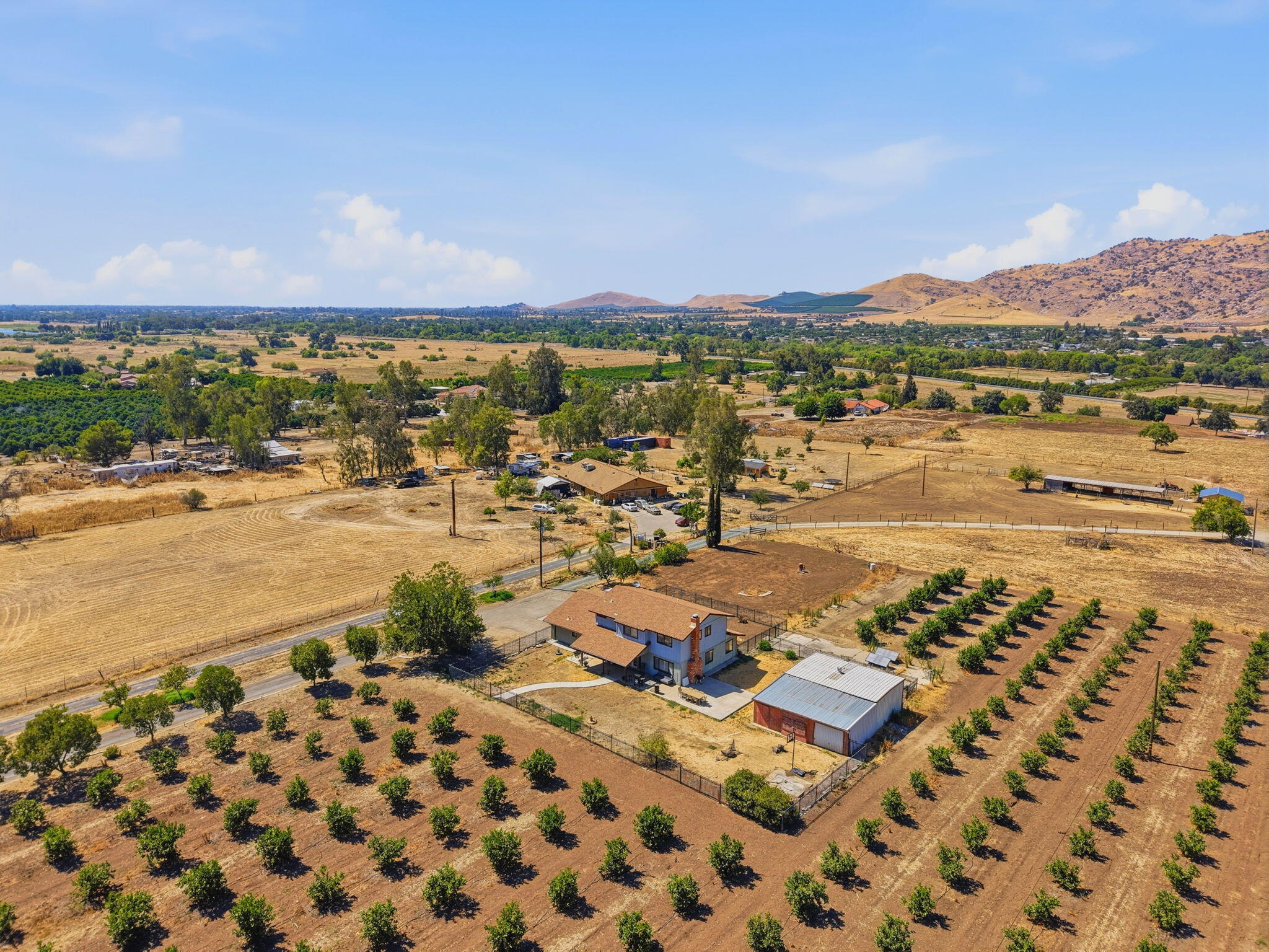 27186 Ave 140, Porterville, CA 93257