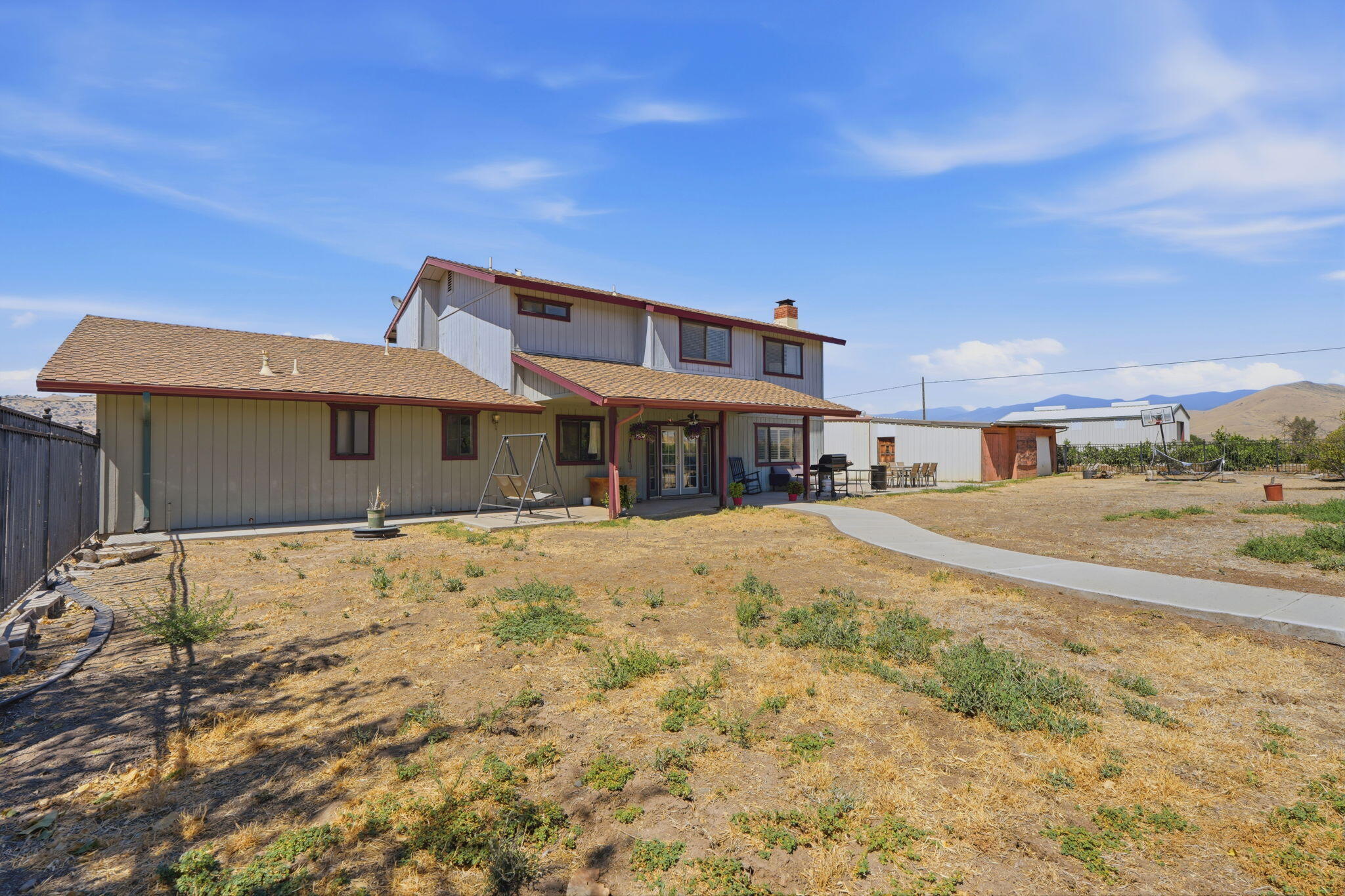 27186 Ave 140, Porterville, CA 93257