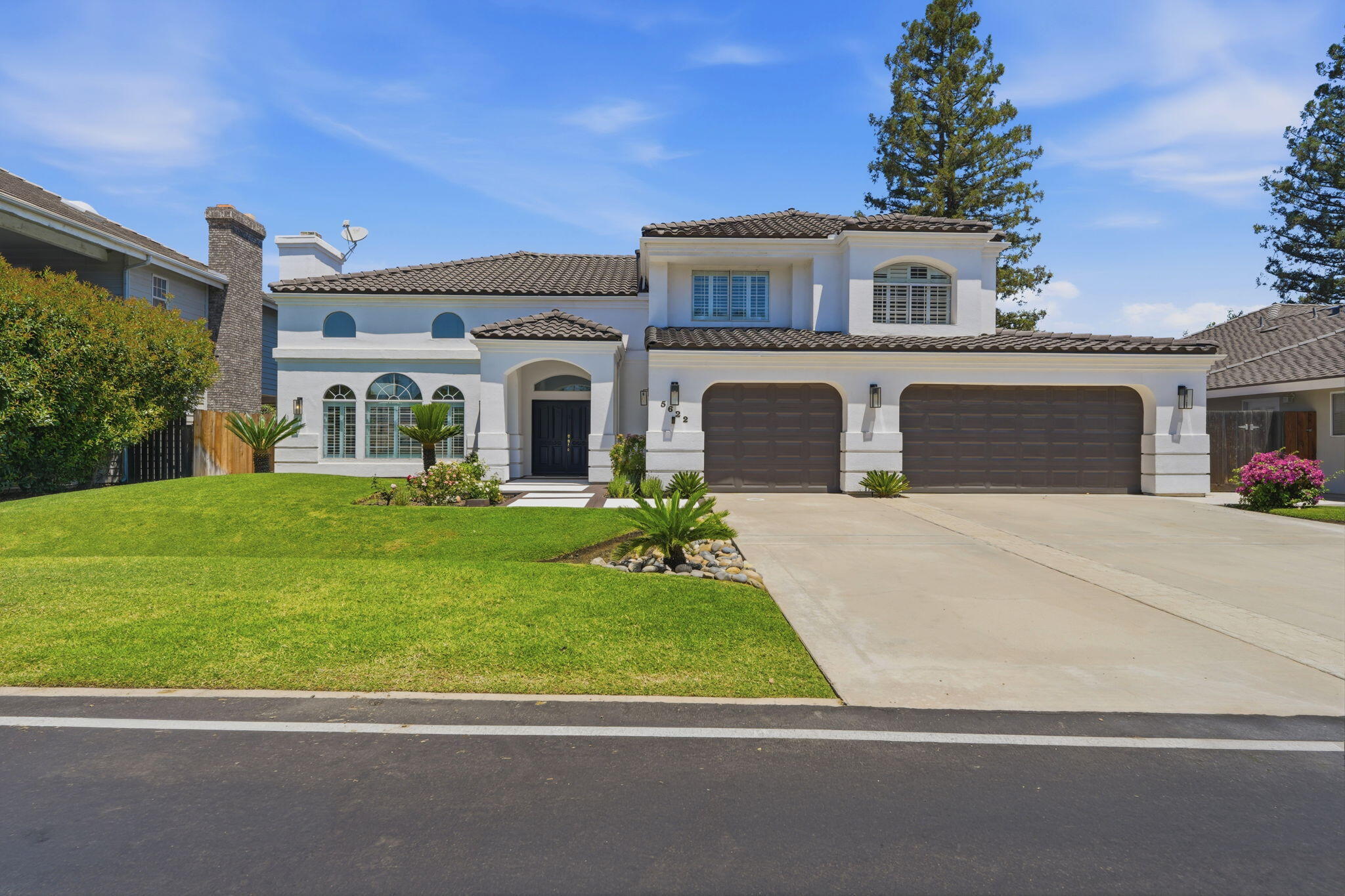 5622 W Prospect Ct, Visalia, CA 93291