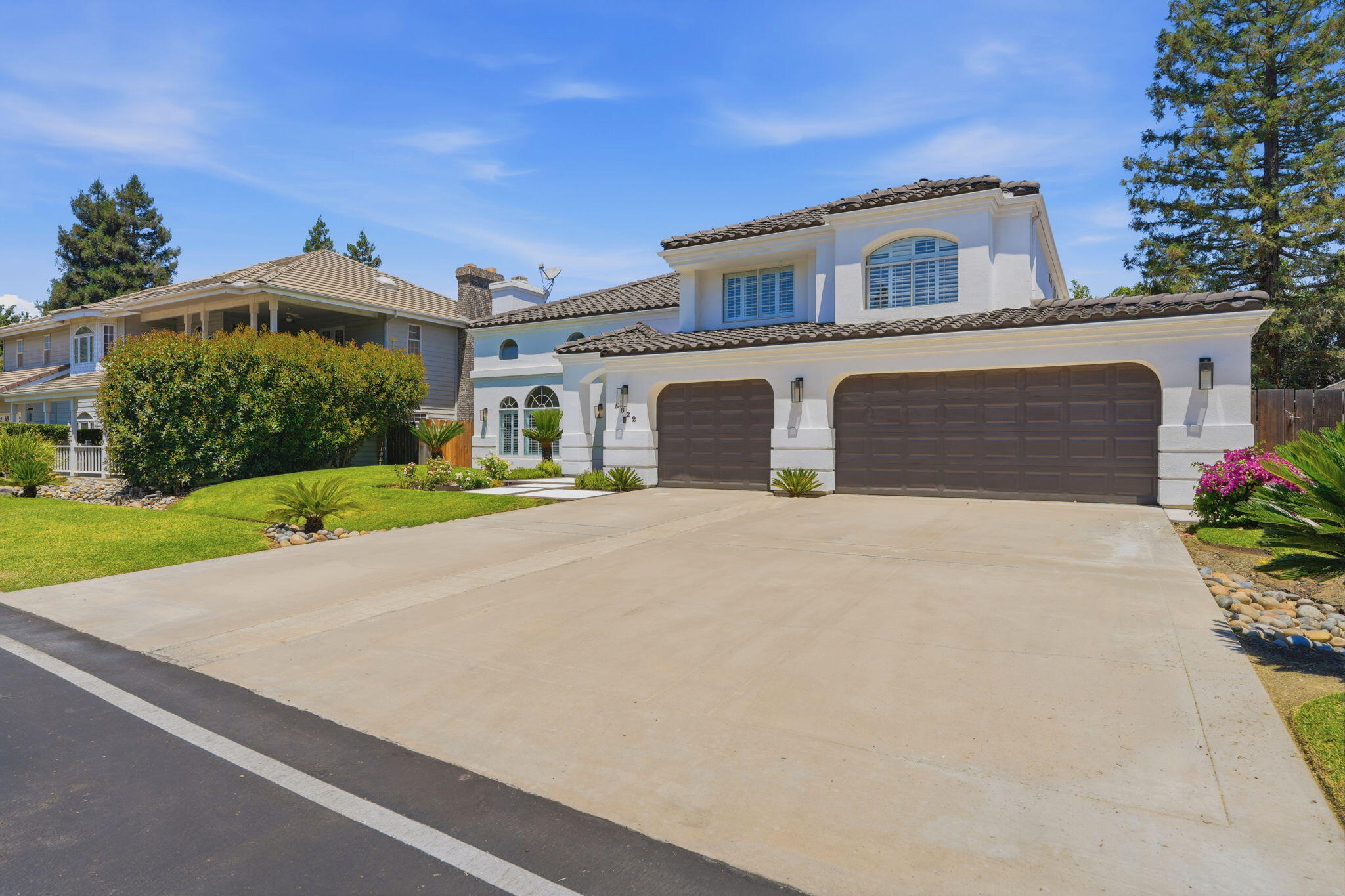 5622 W Prospect Ct, Visalia, CA 93291
