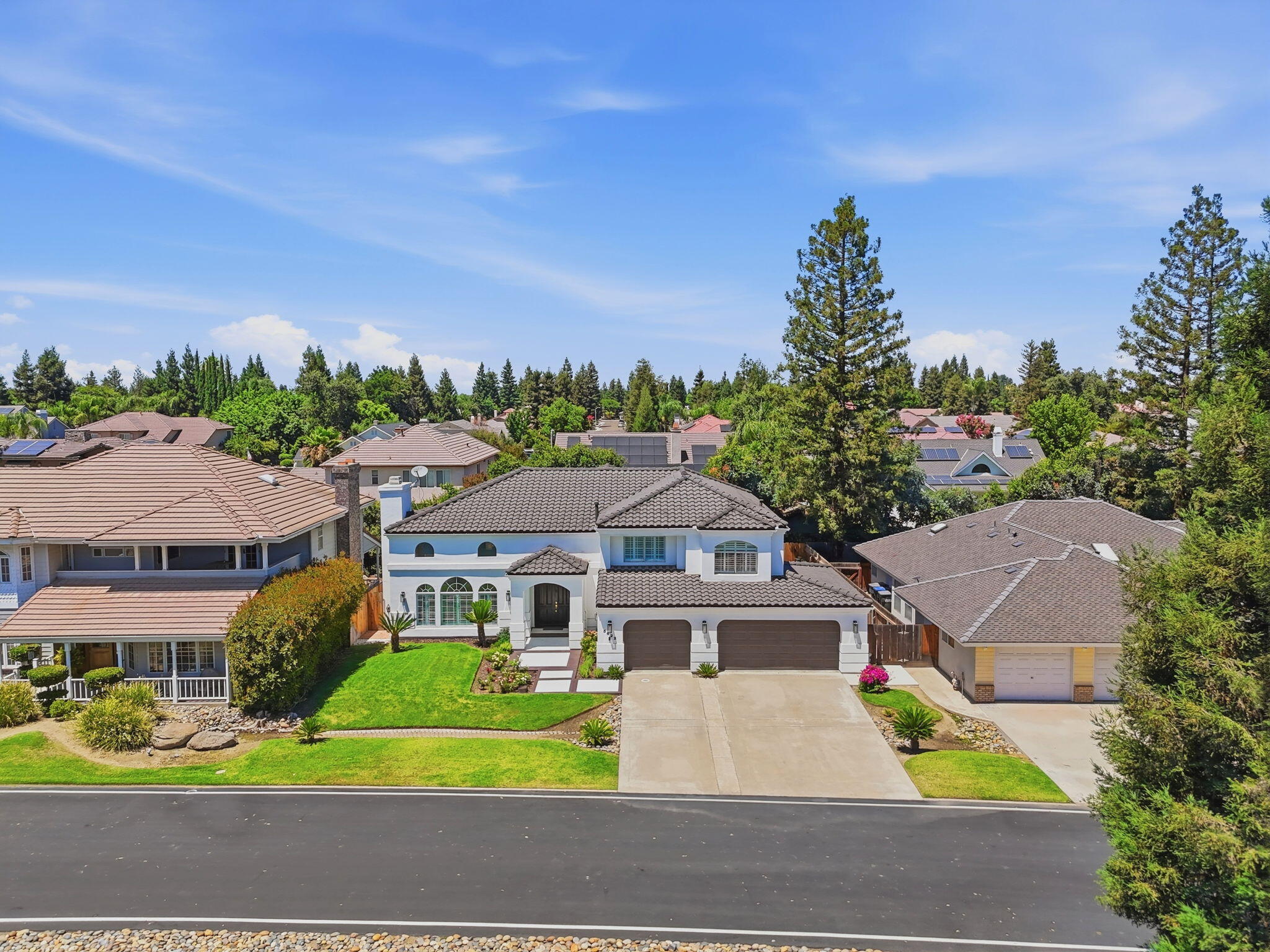 5622 W Prospect Ct, Visalia, CA 93291