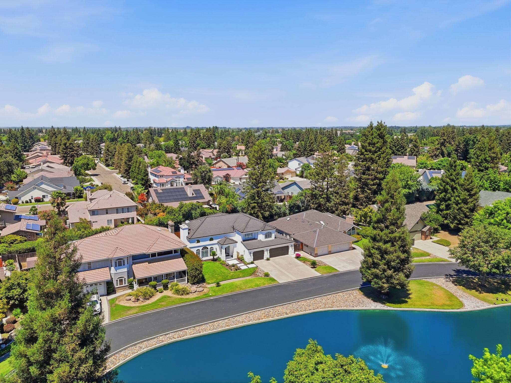 5622 W Prospect Ct, Visalia, CA 93291