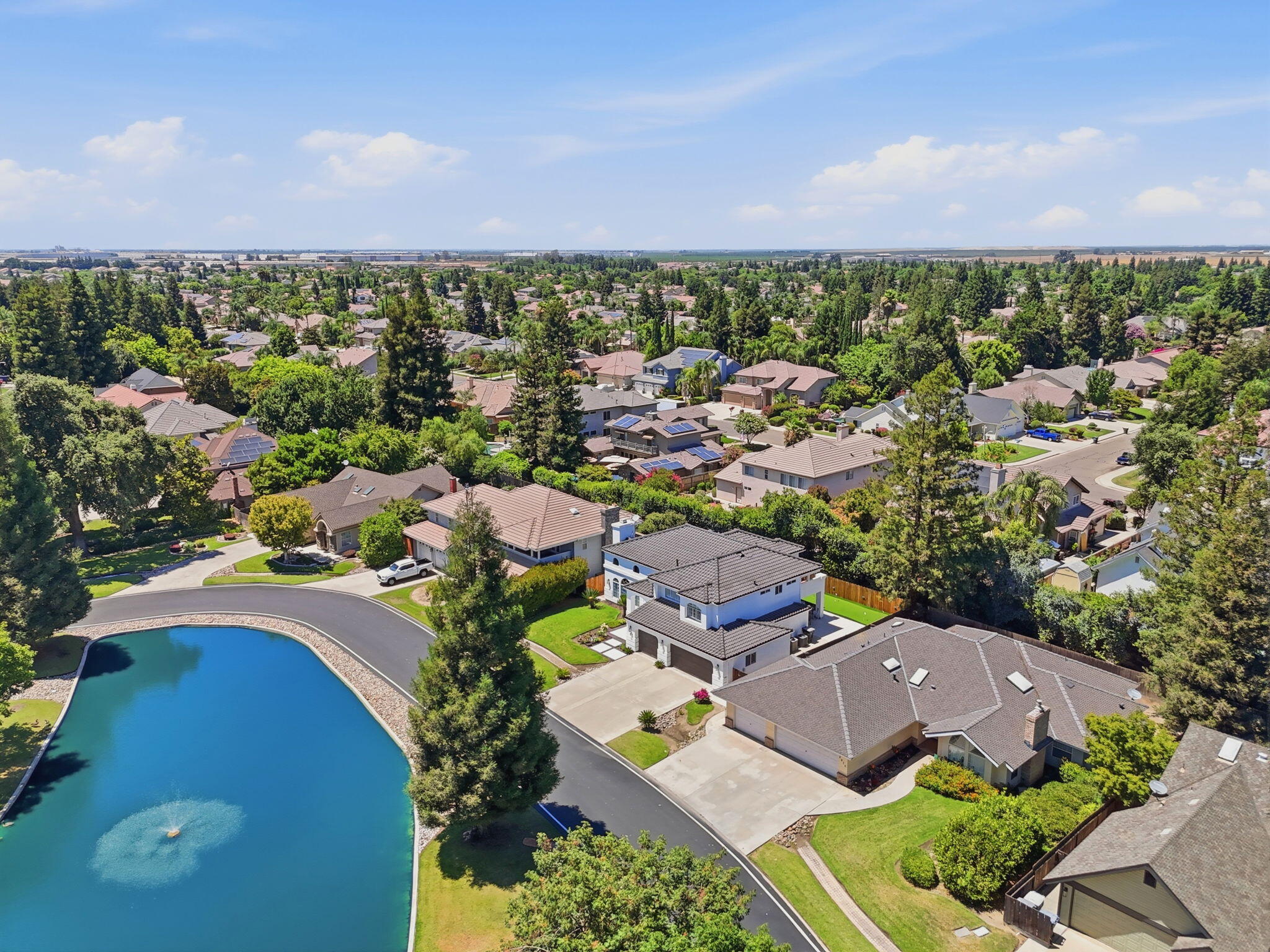 5622 W Prospect Ct, Visalia, CA 93291