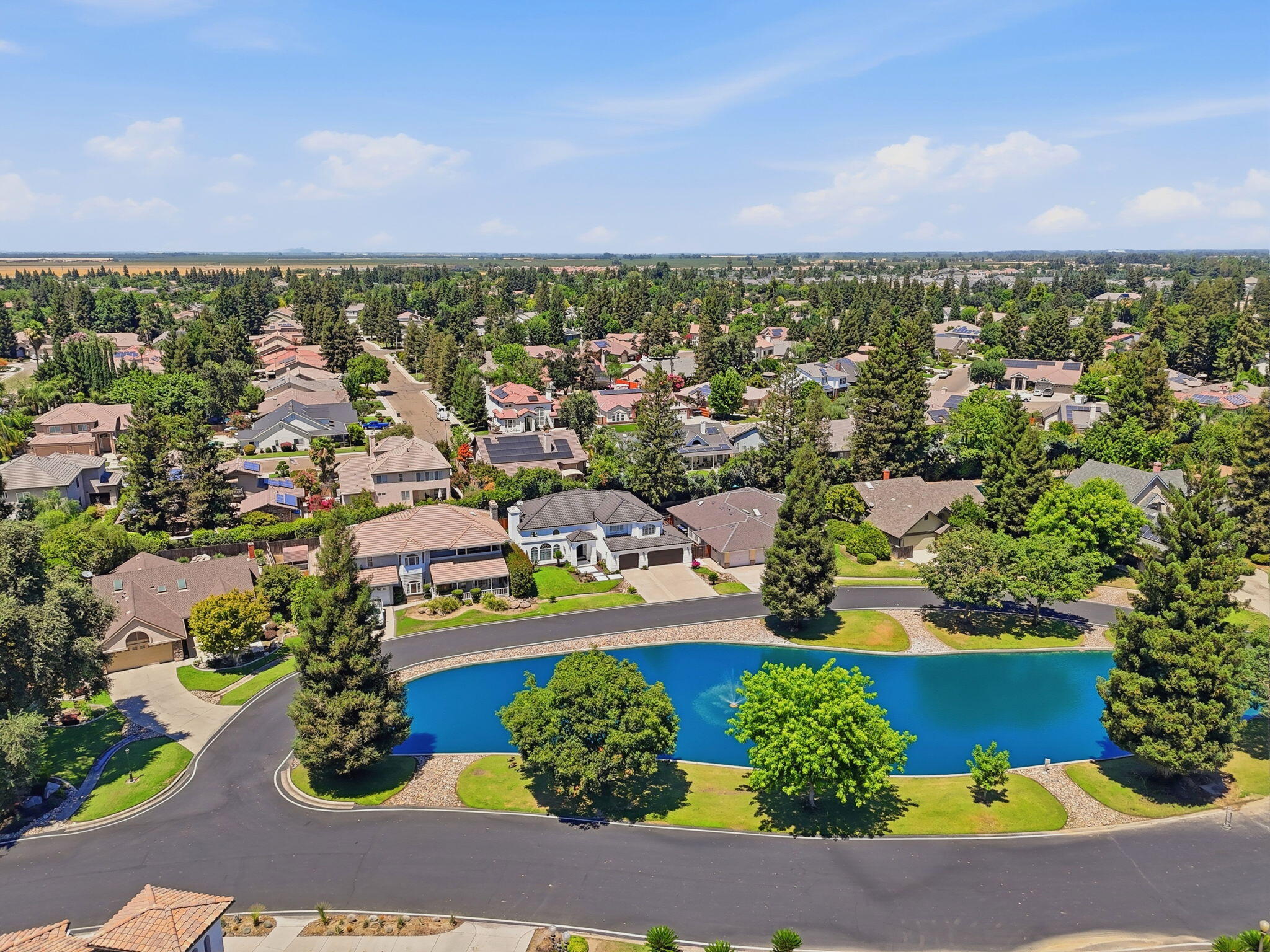 5622 W Prospect Ct, Visalia, CA 93291