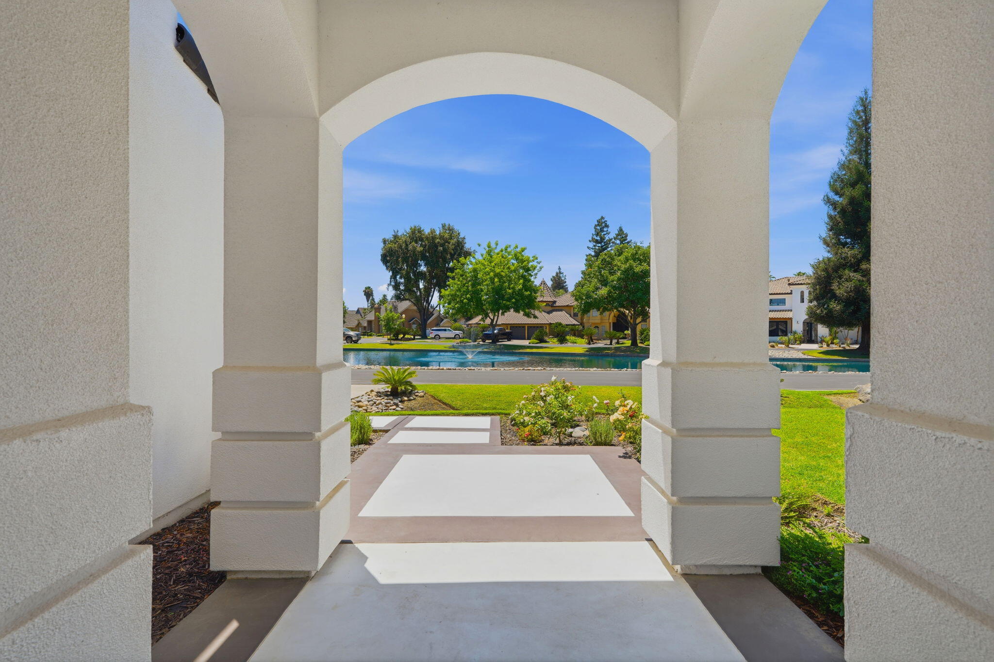 5622 W Prospect Ct, Visalia, CA 93291