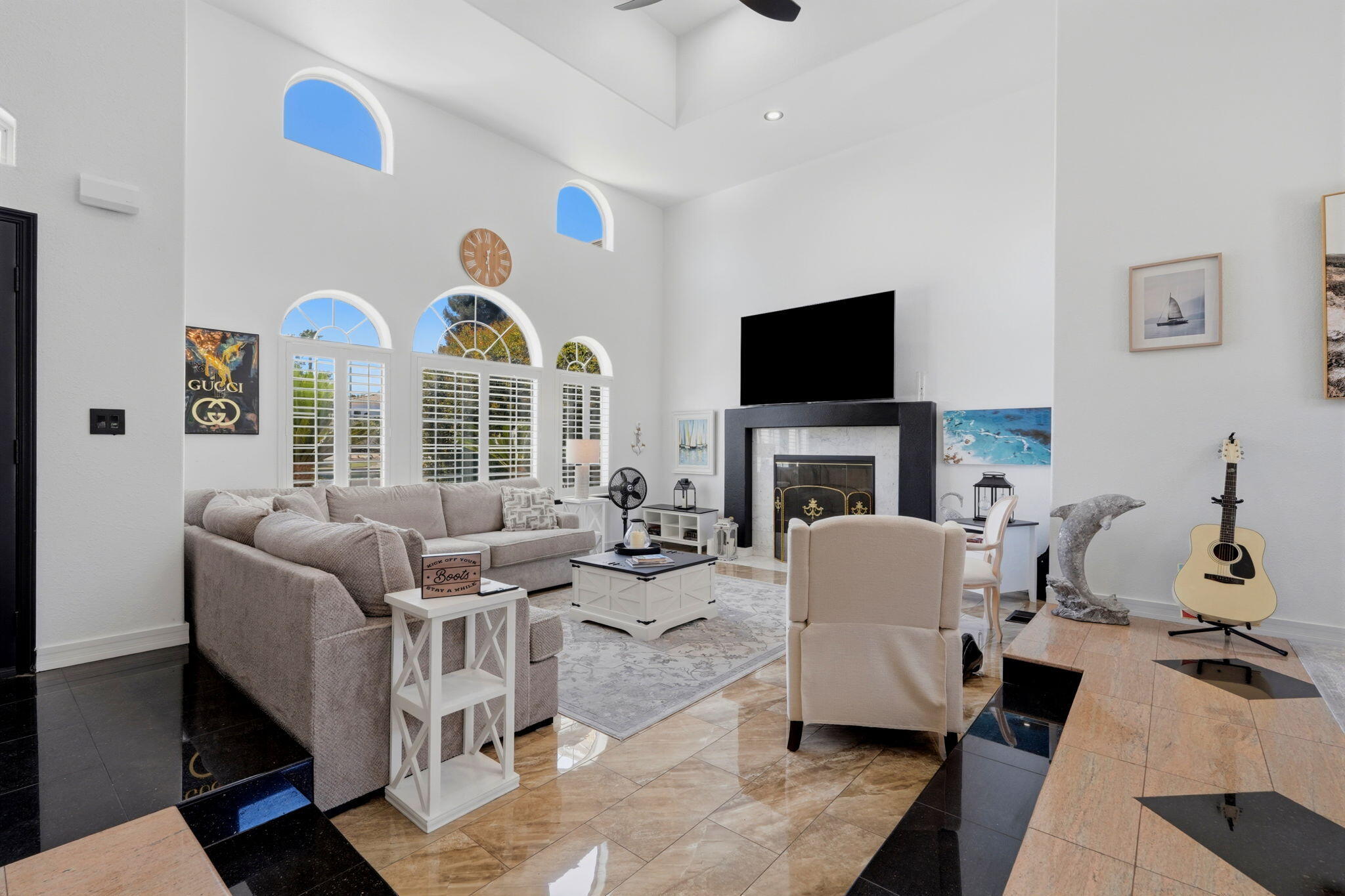 5622 W Prospect Ct, Visalia, CA 93291