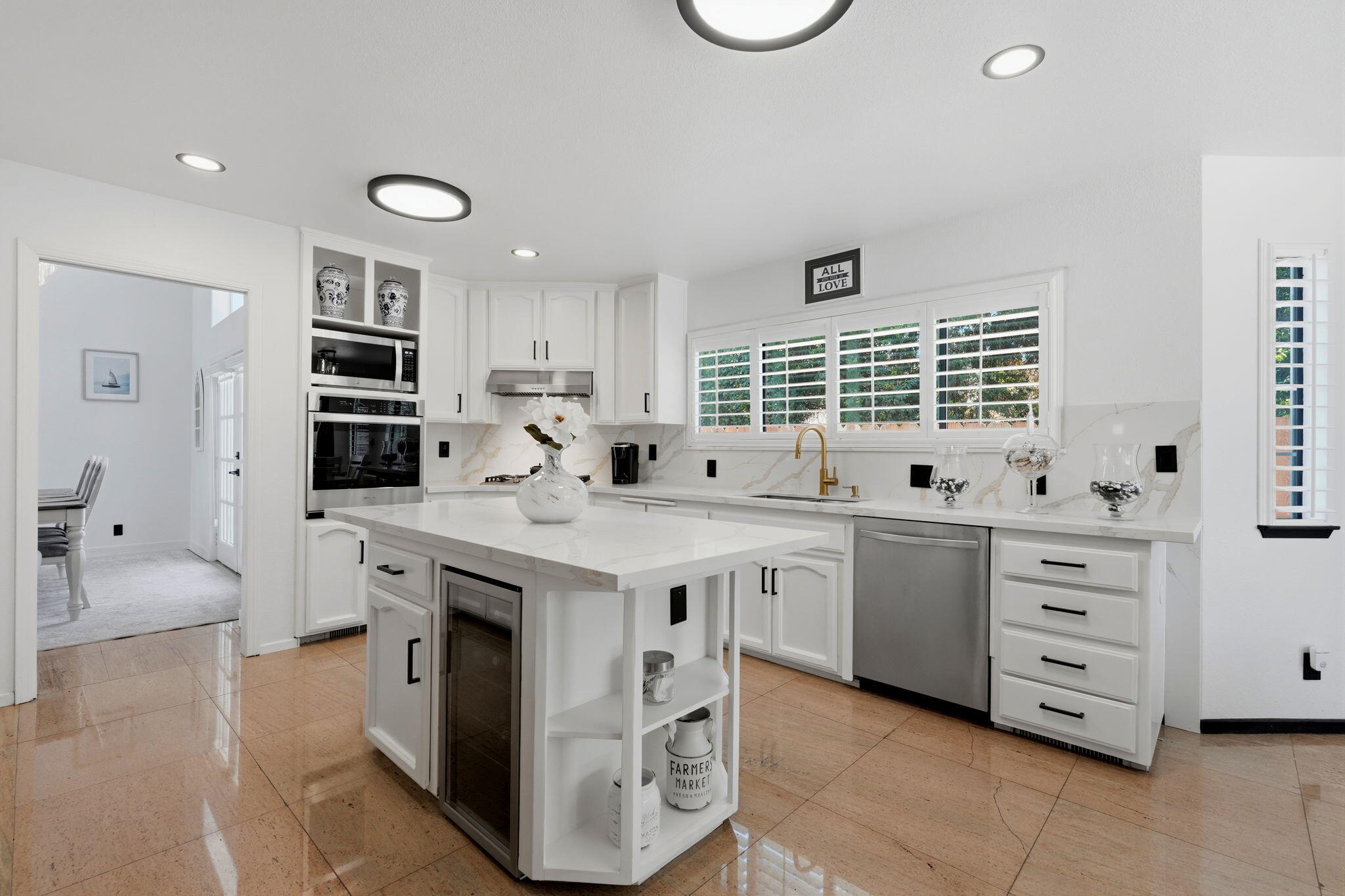5622 W Prospect Ct, Visalia, CA 93291