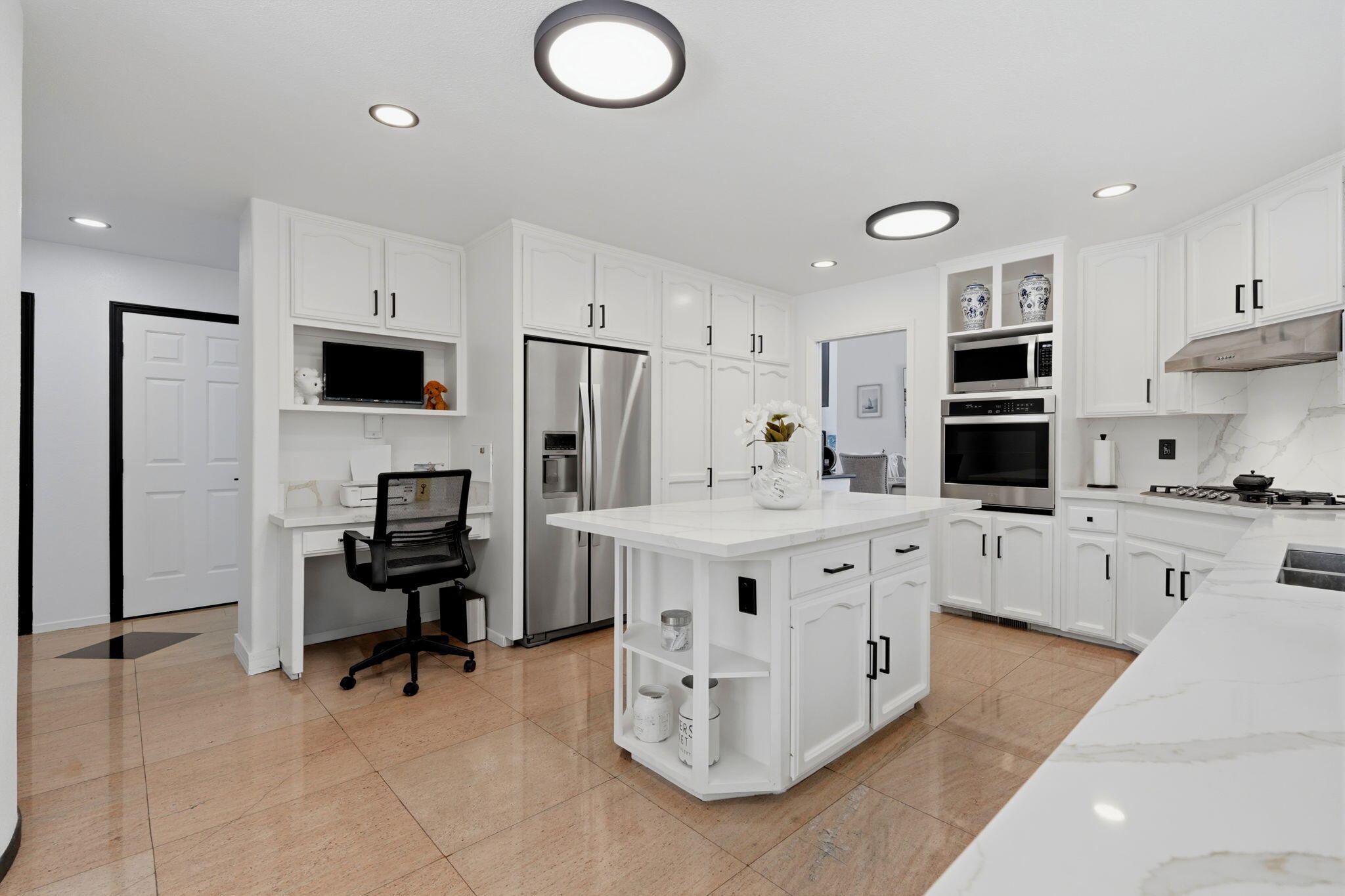 5622 W Prospect Ct, Visalia, CA 93291
