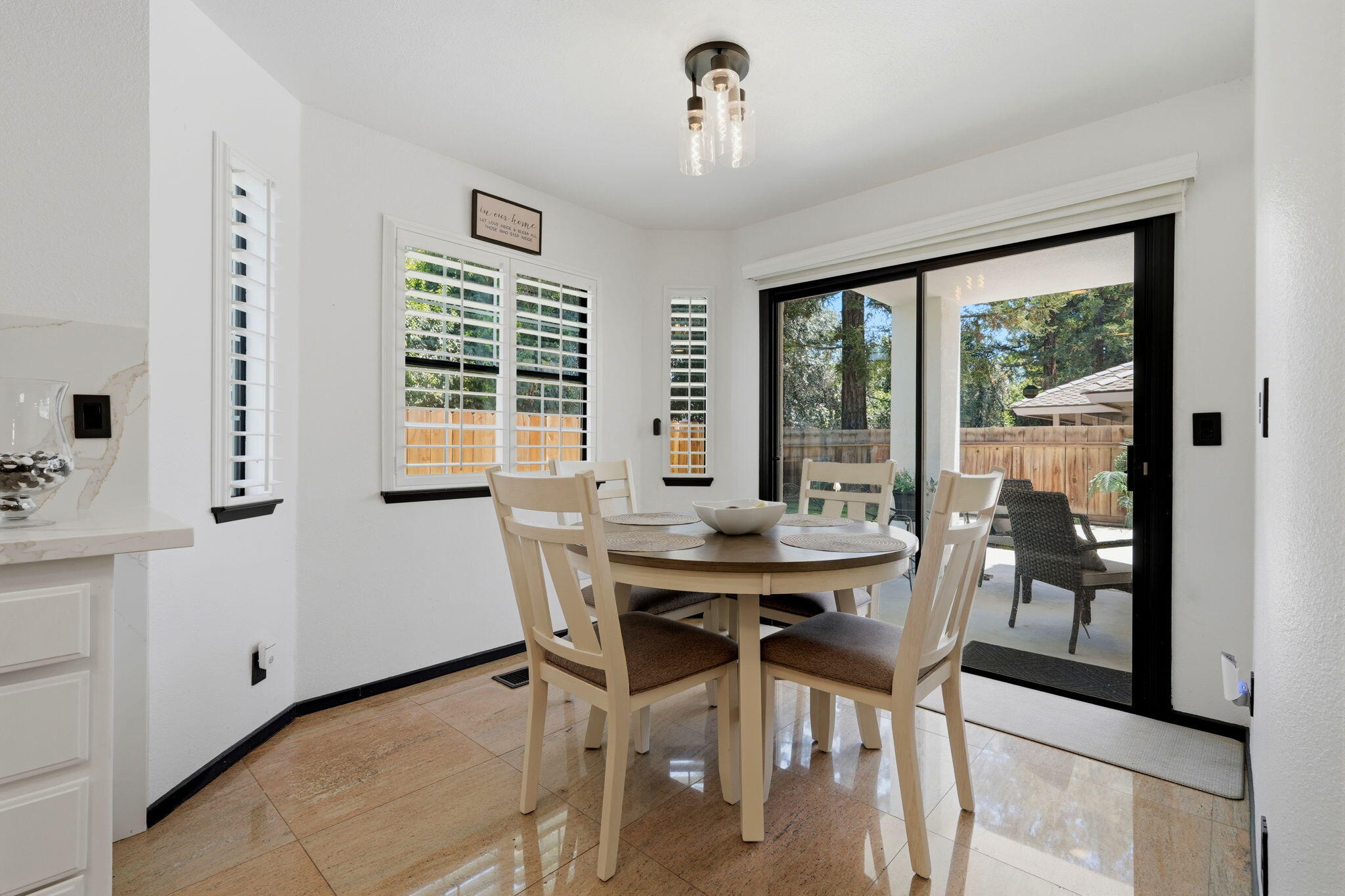 5622 W Prospect Ct, Visalia, CA 93291