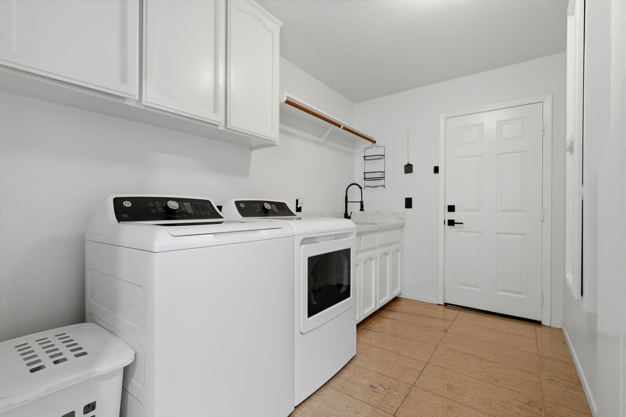 5622 W Prospect Ct, Visalia, CA 93291